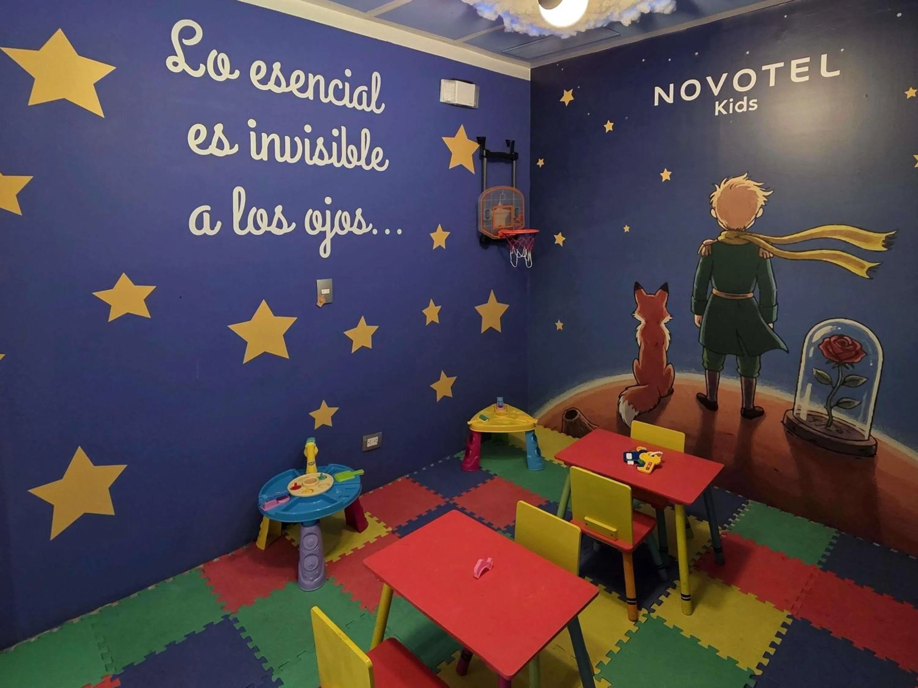 Restaurant/places to eat in Novotel Bogota Parque 93