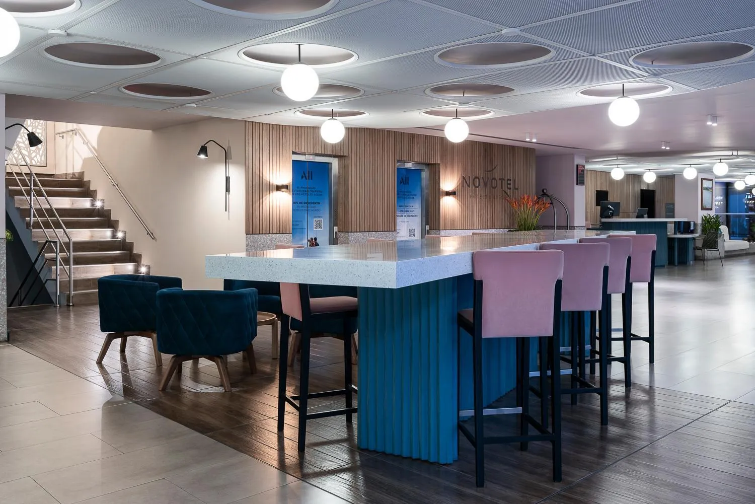 Lobby or reception in Novotel Bogota Parque 93