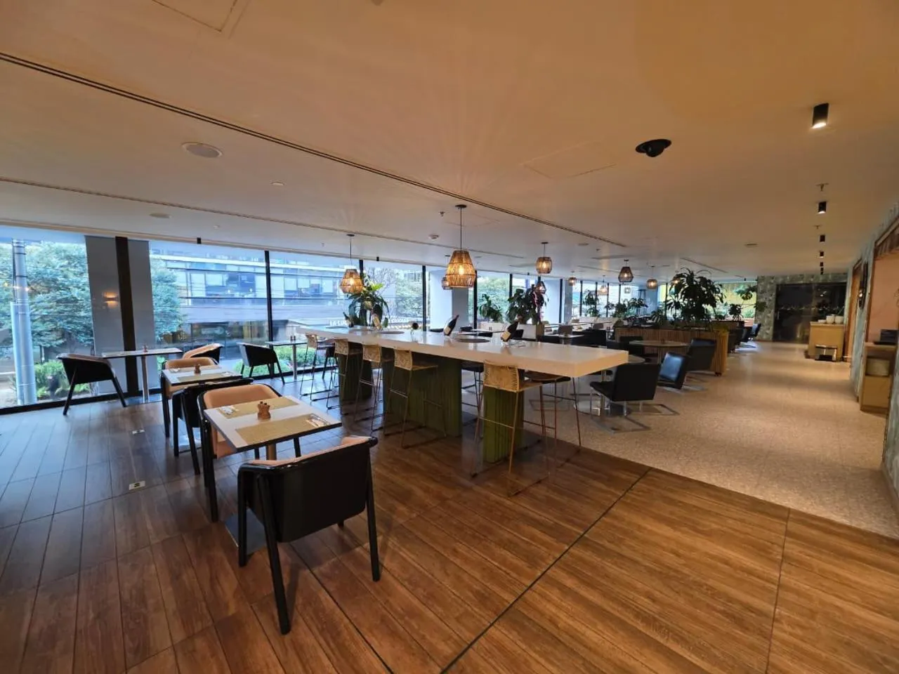 Restaurant/places to eat in Novotel Bogota Parque 93