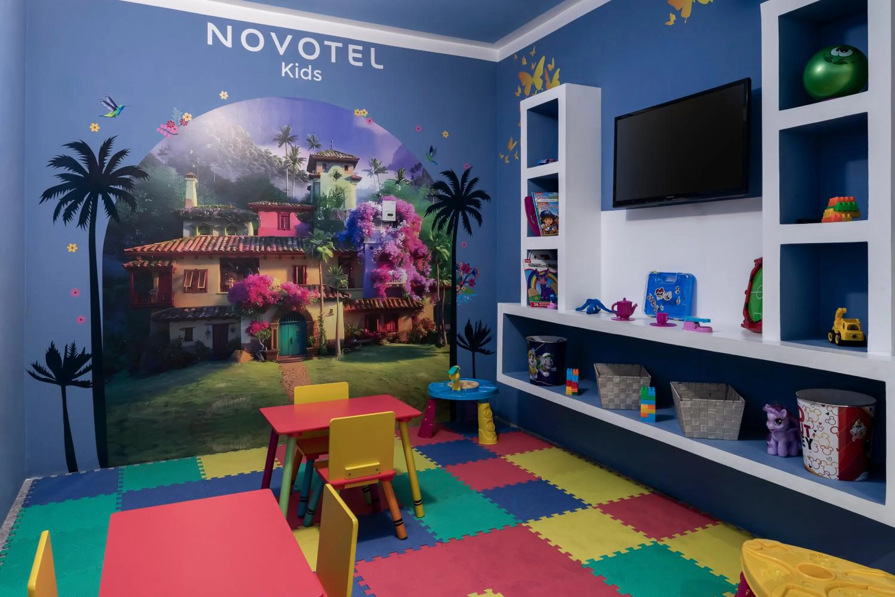 Restaurant/places to eat in Novotel Bogota Parque 93