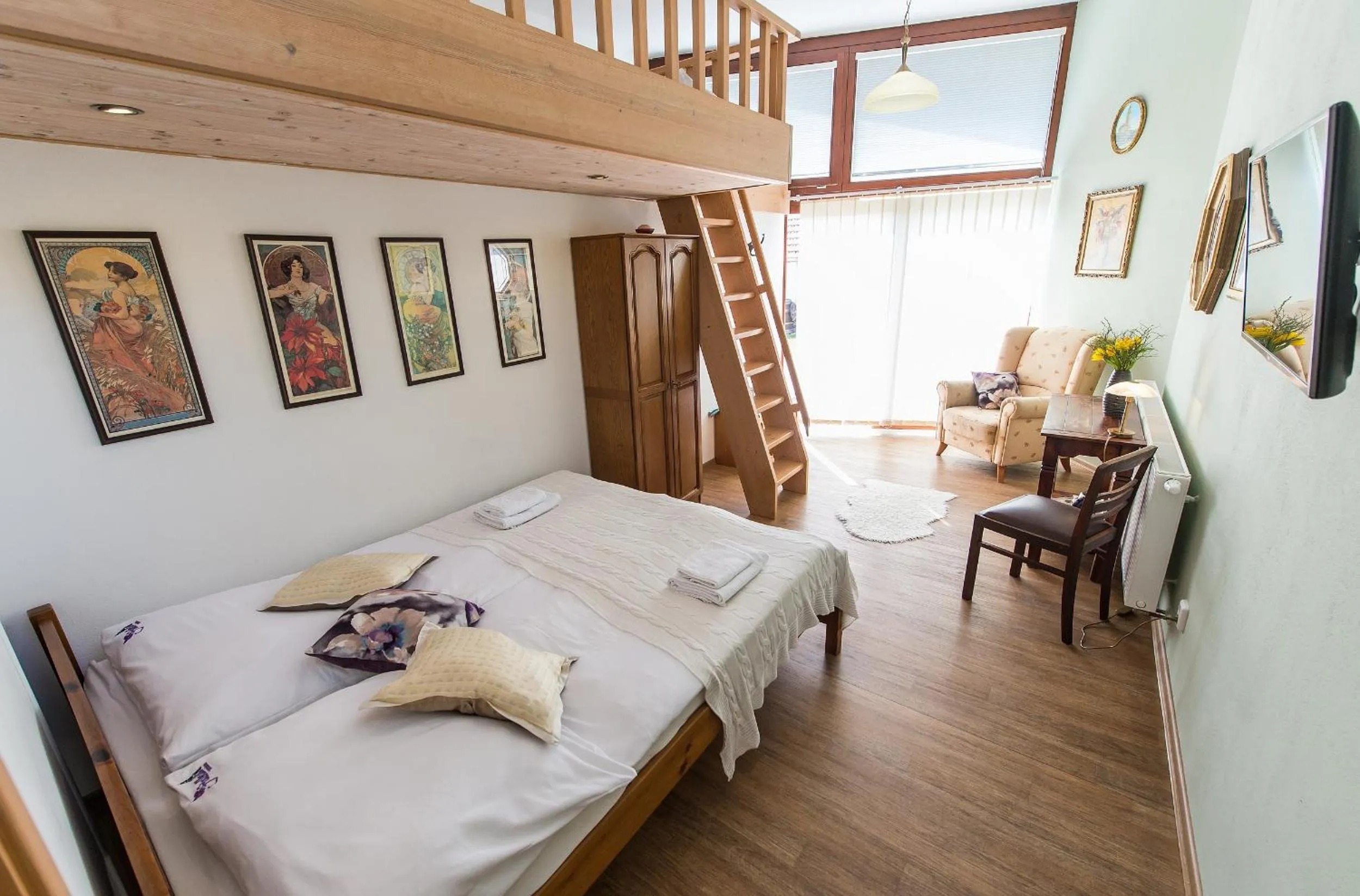 Day, Bed in Pension Fialka