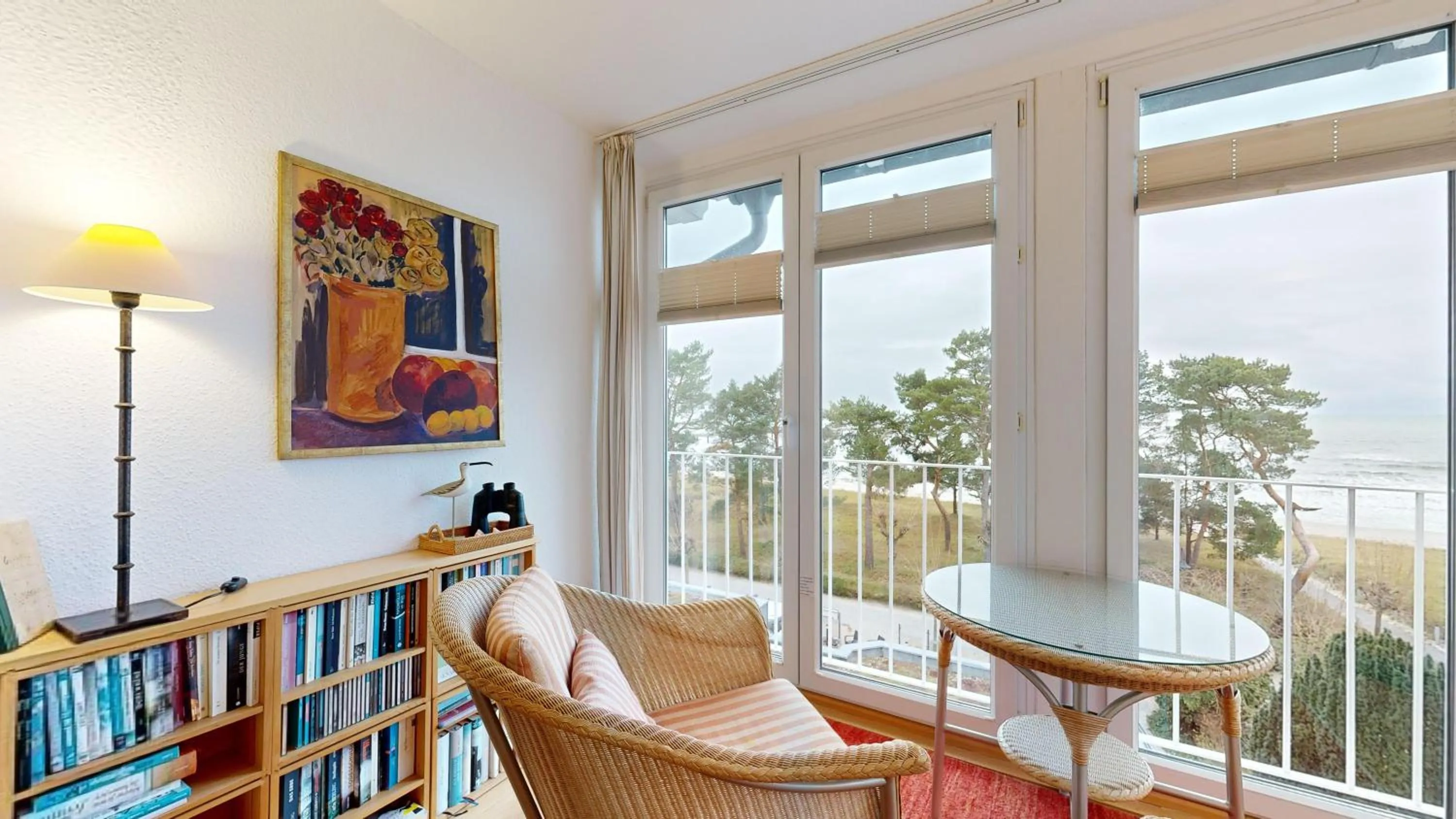 Living room in FeWo direkt am Strand mit Meerblick und Südbalkon, Villa Freia 27, Binz