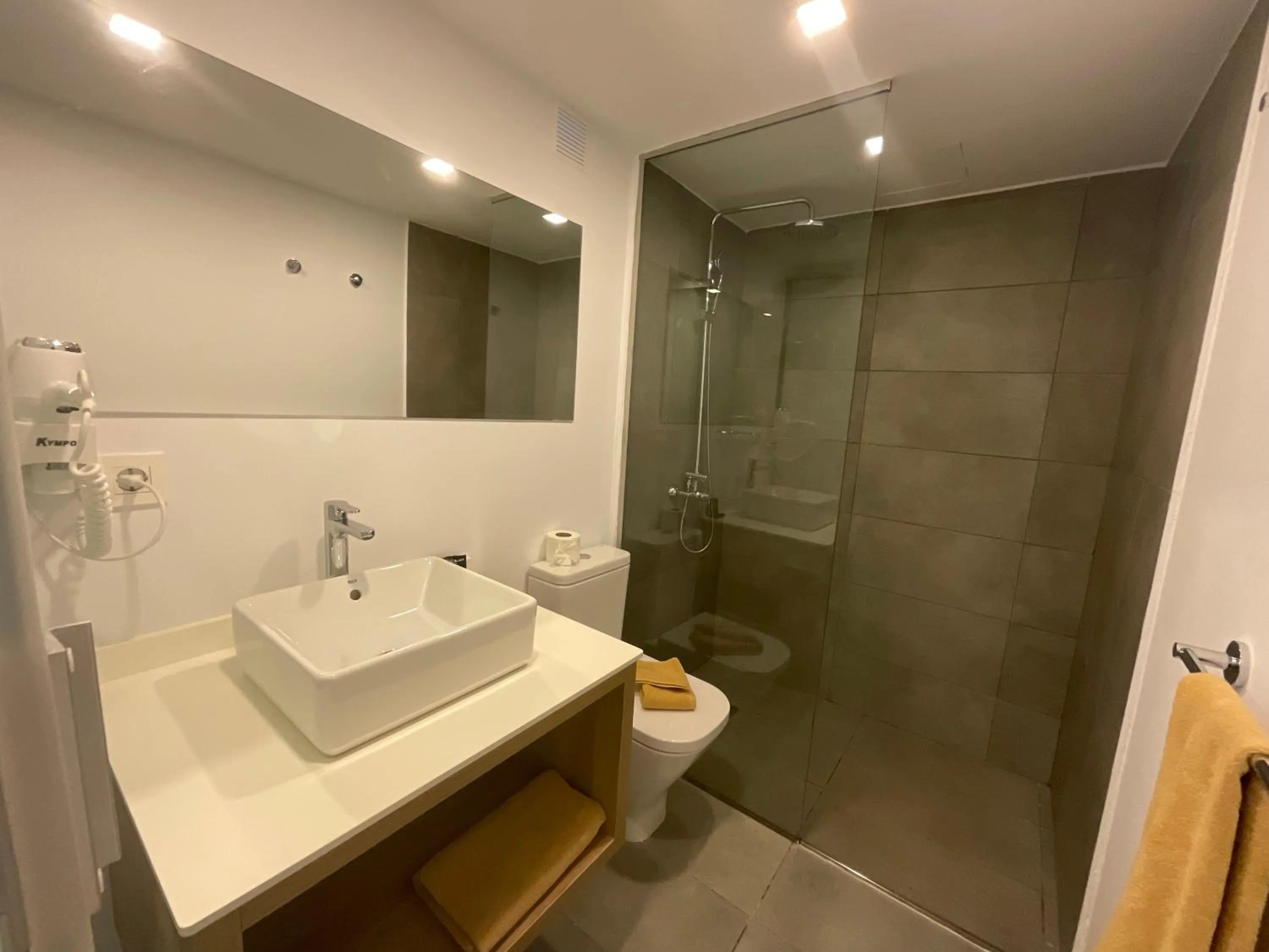 Bathroom in Kikere Studios