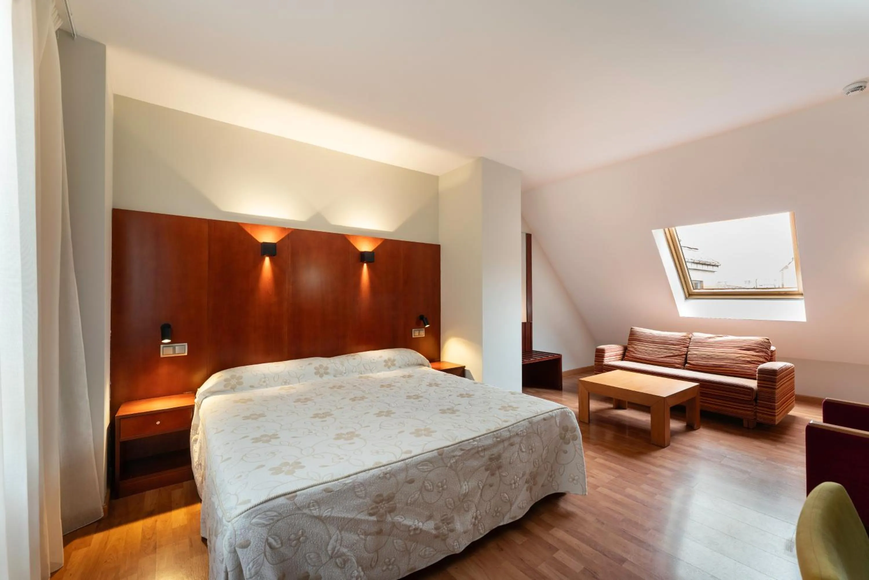 Bed in Hotel Doña Urraca