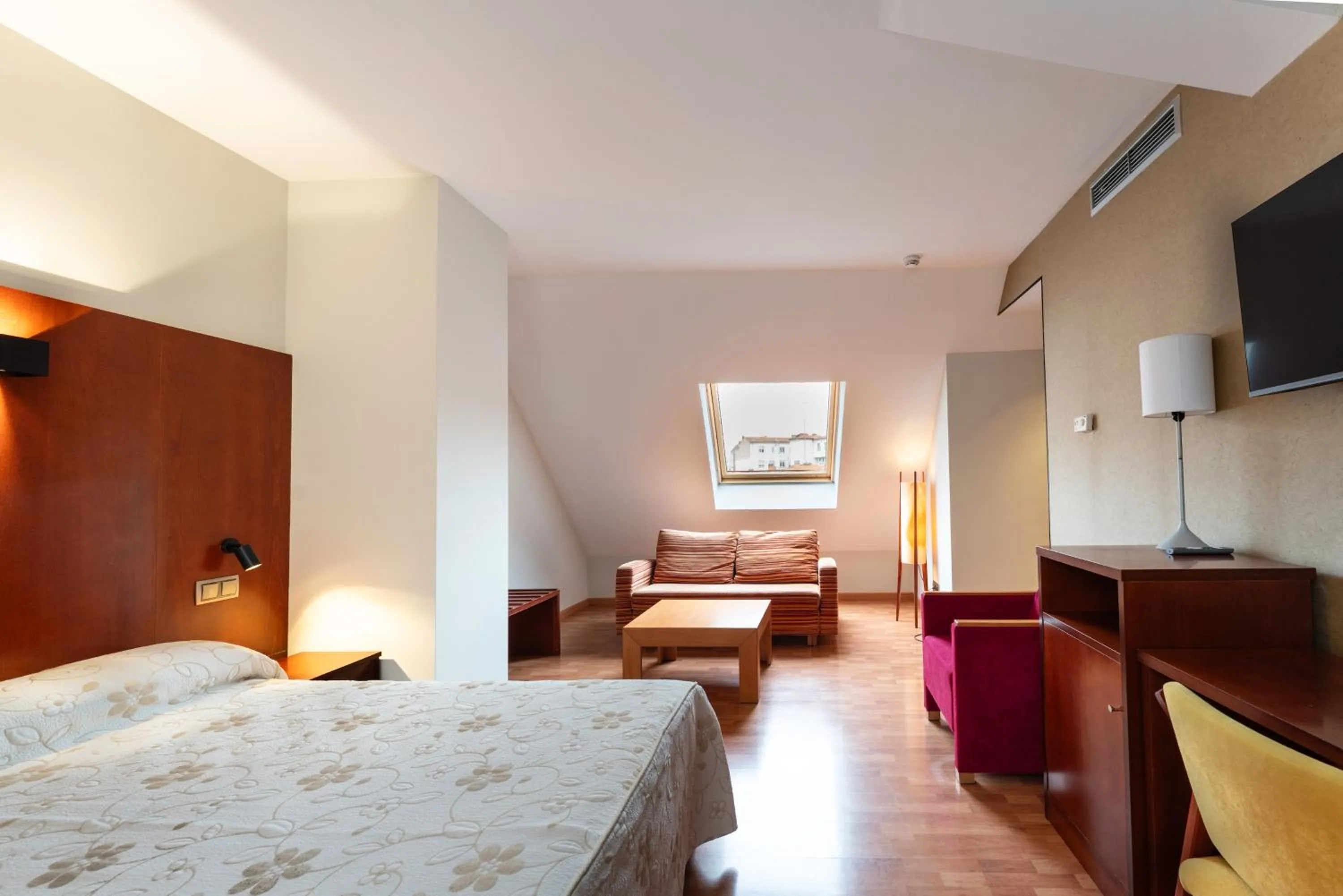 Bed in Hotel Doña Urraca