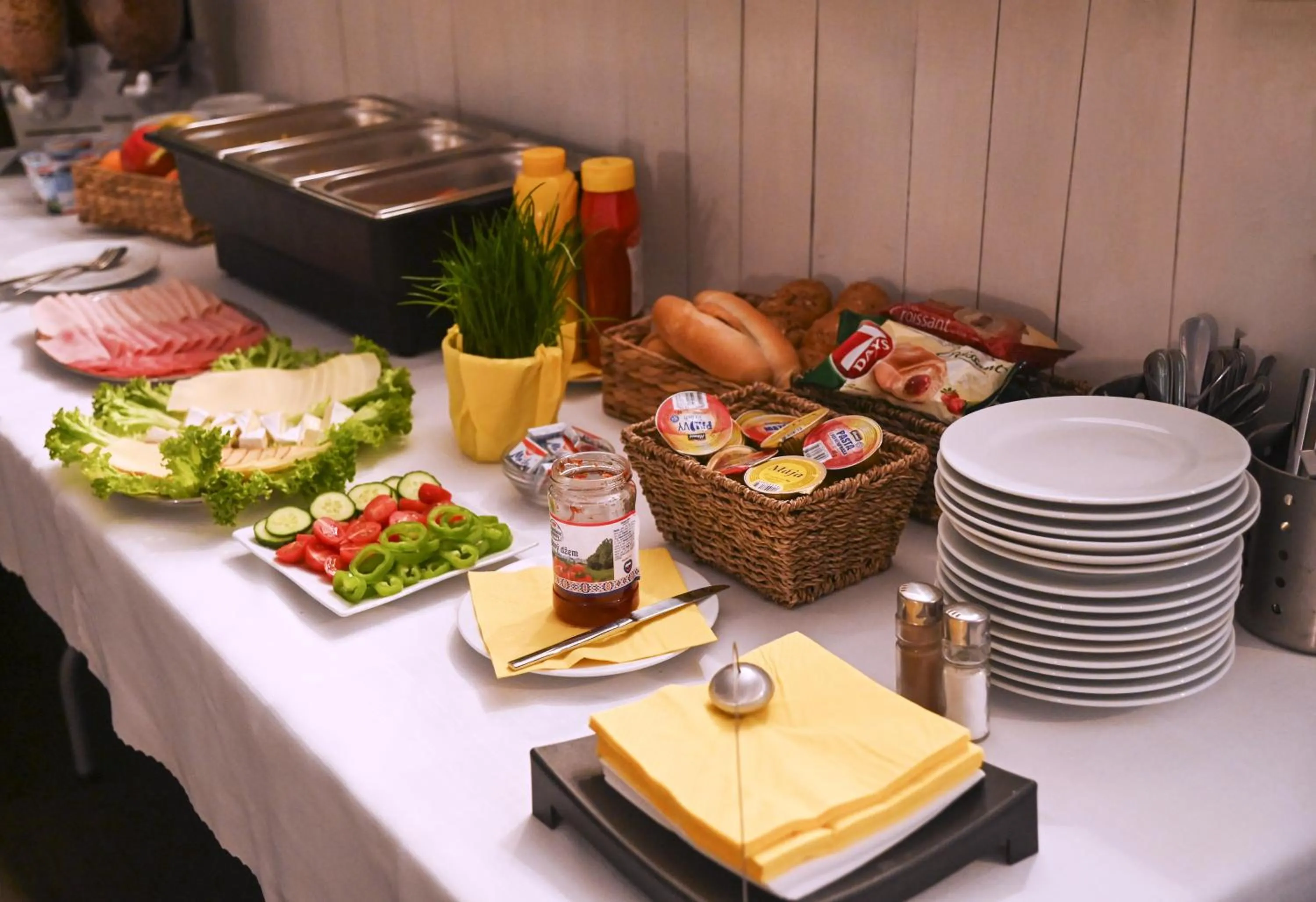 Breakfast in Hotel Branč, Garni