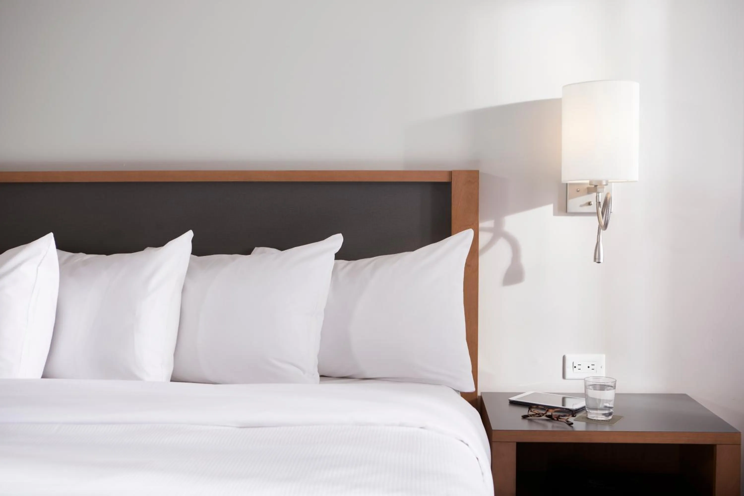 Bed in Hôtel Cofortel