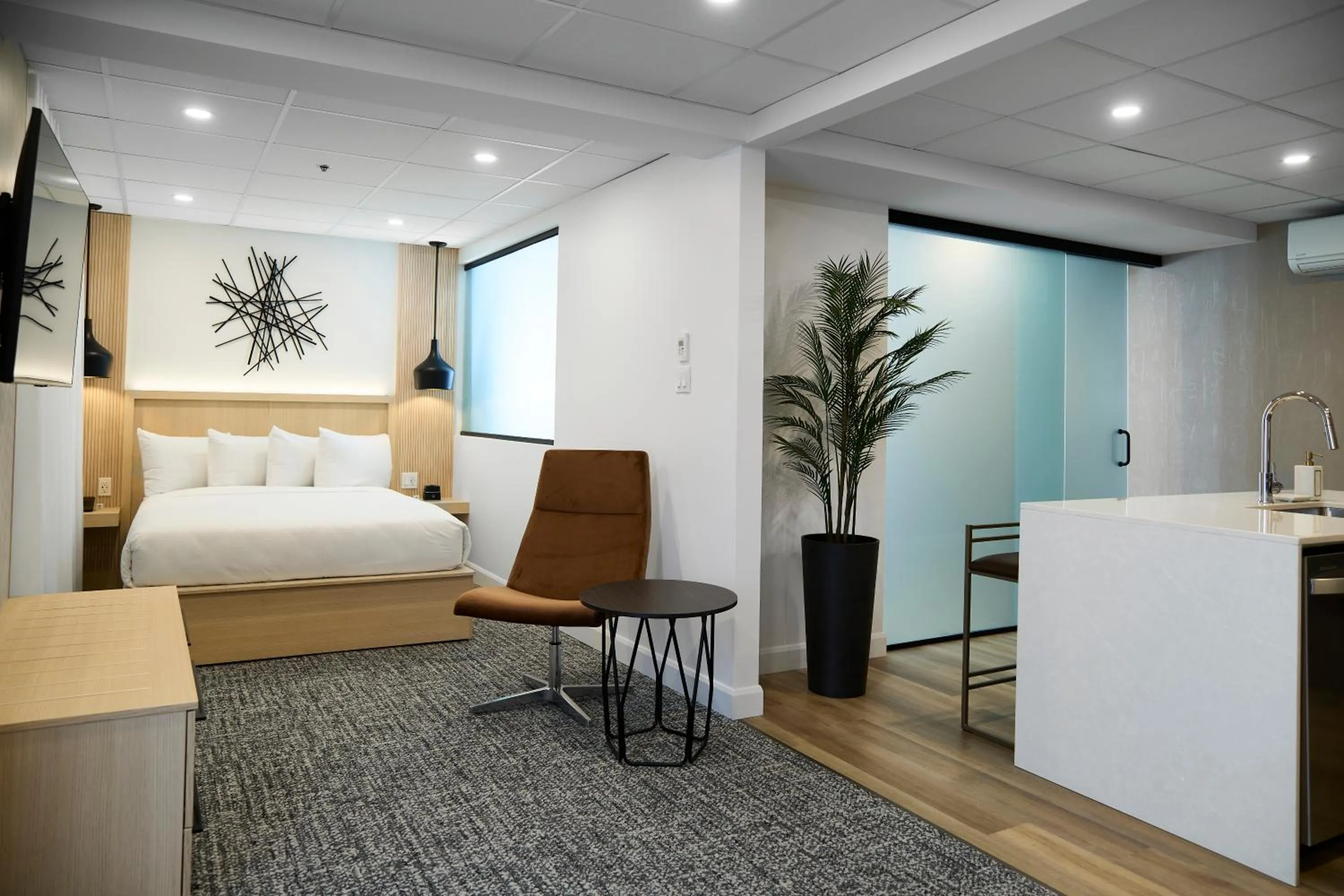 Bedroom, Bed in Hôtel Cofortel