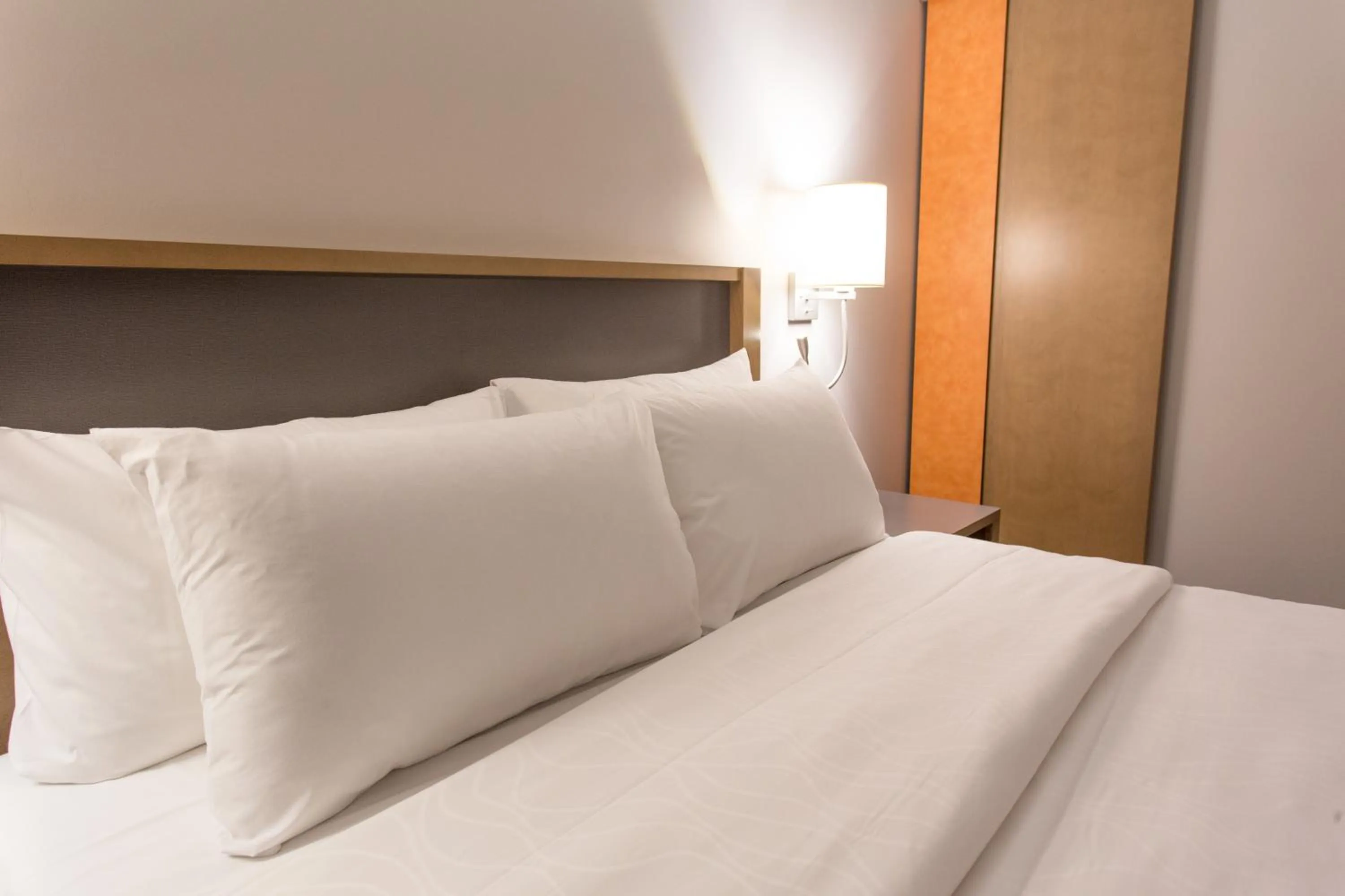 Bed in Hôtel Cofortel