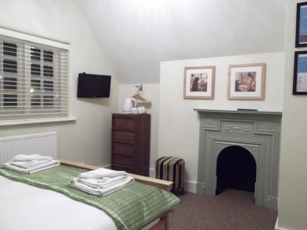 Bedroom, Bed in The Stag Enfield