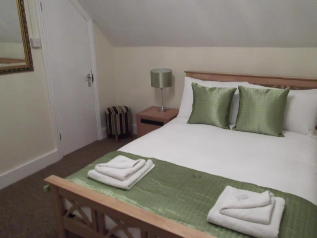 Bedroom, Bed in The Stag Enfield