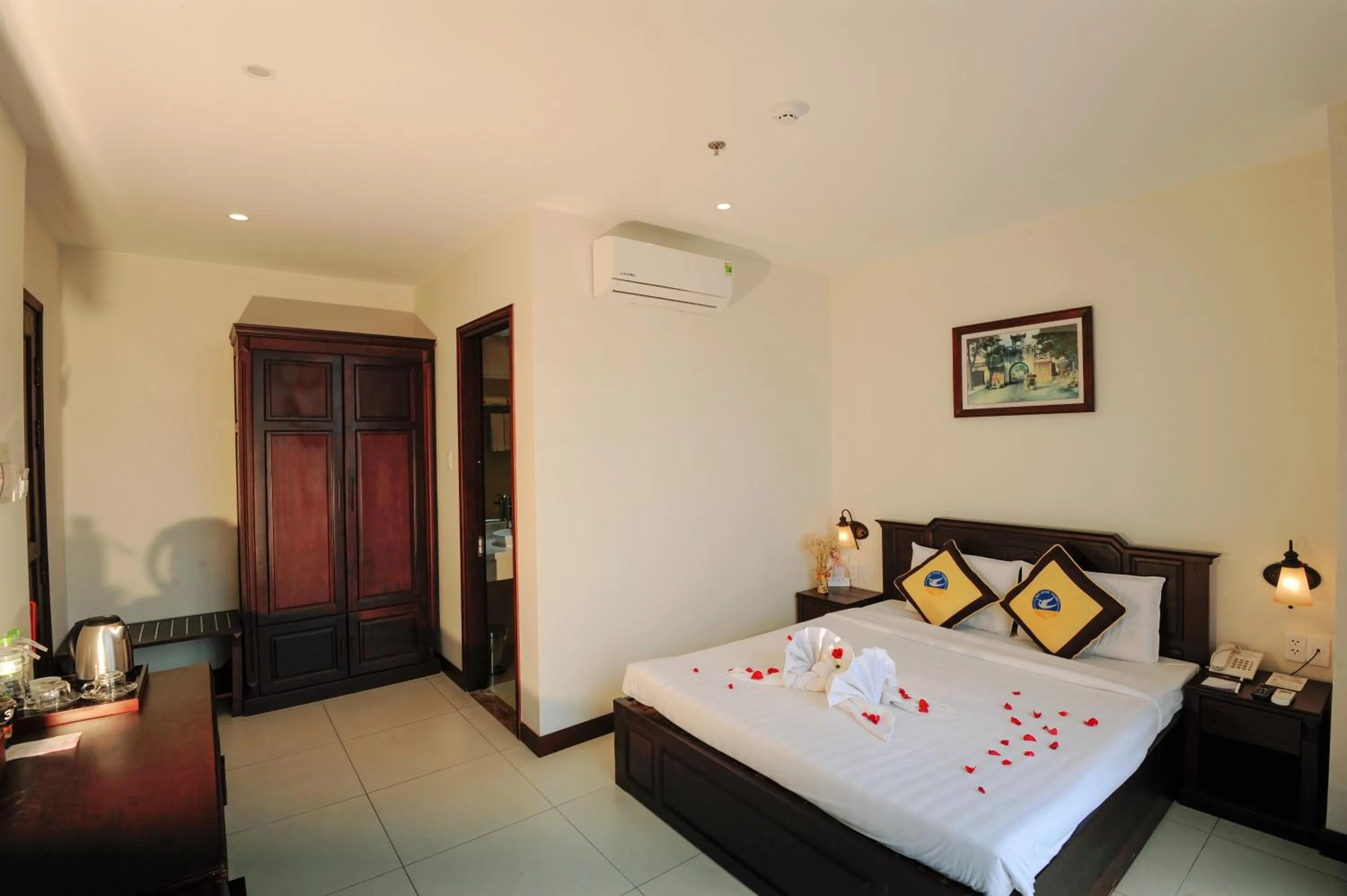 Bed in Cuu Long Hotel