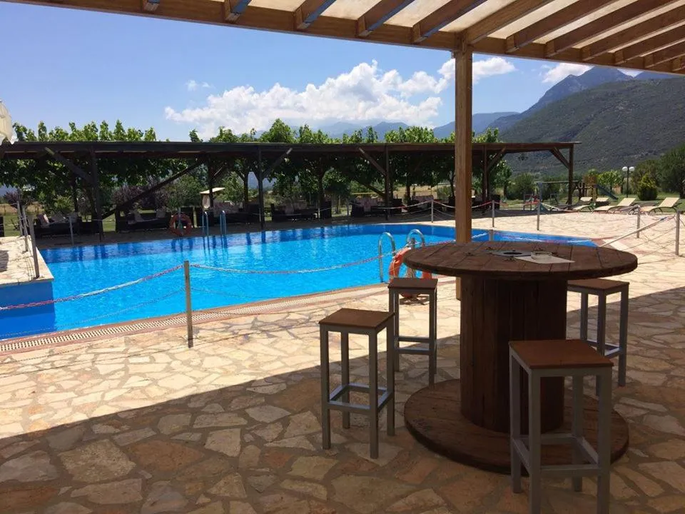 Swimming pool in Ktima Kletsa