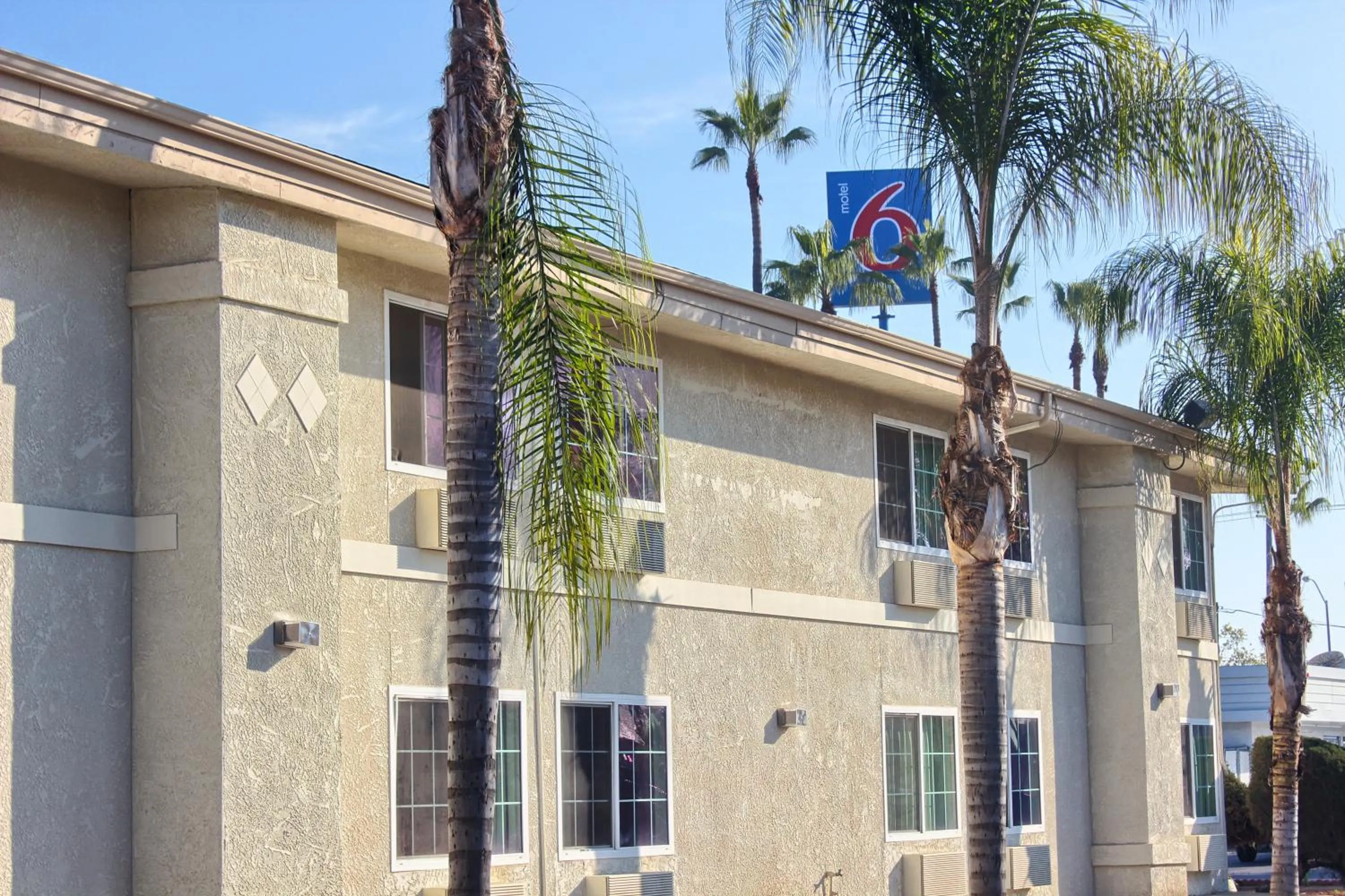 Property building in Motel 6-Merced, CA
