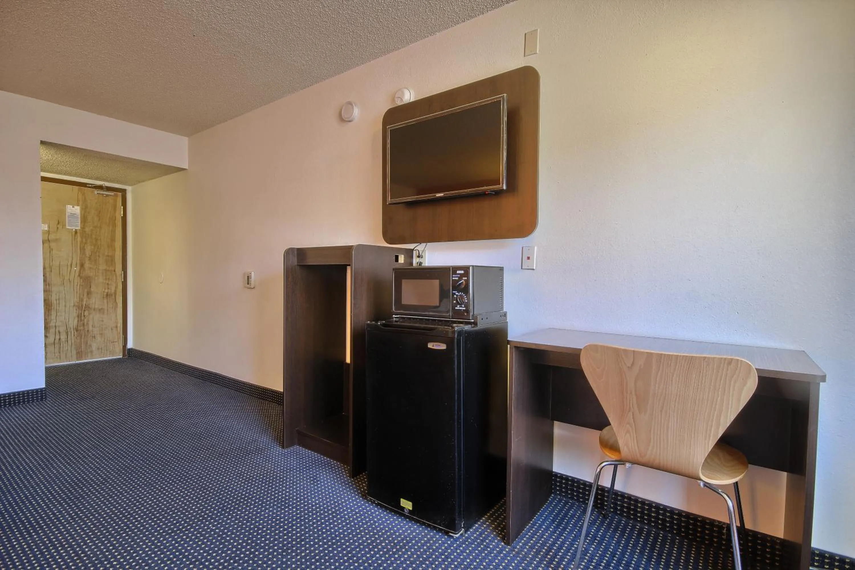 TV and multimedia in Motel 6-Merced, CA