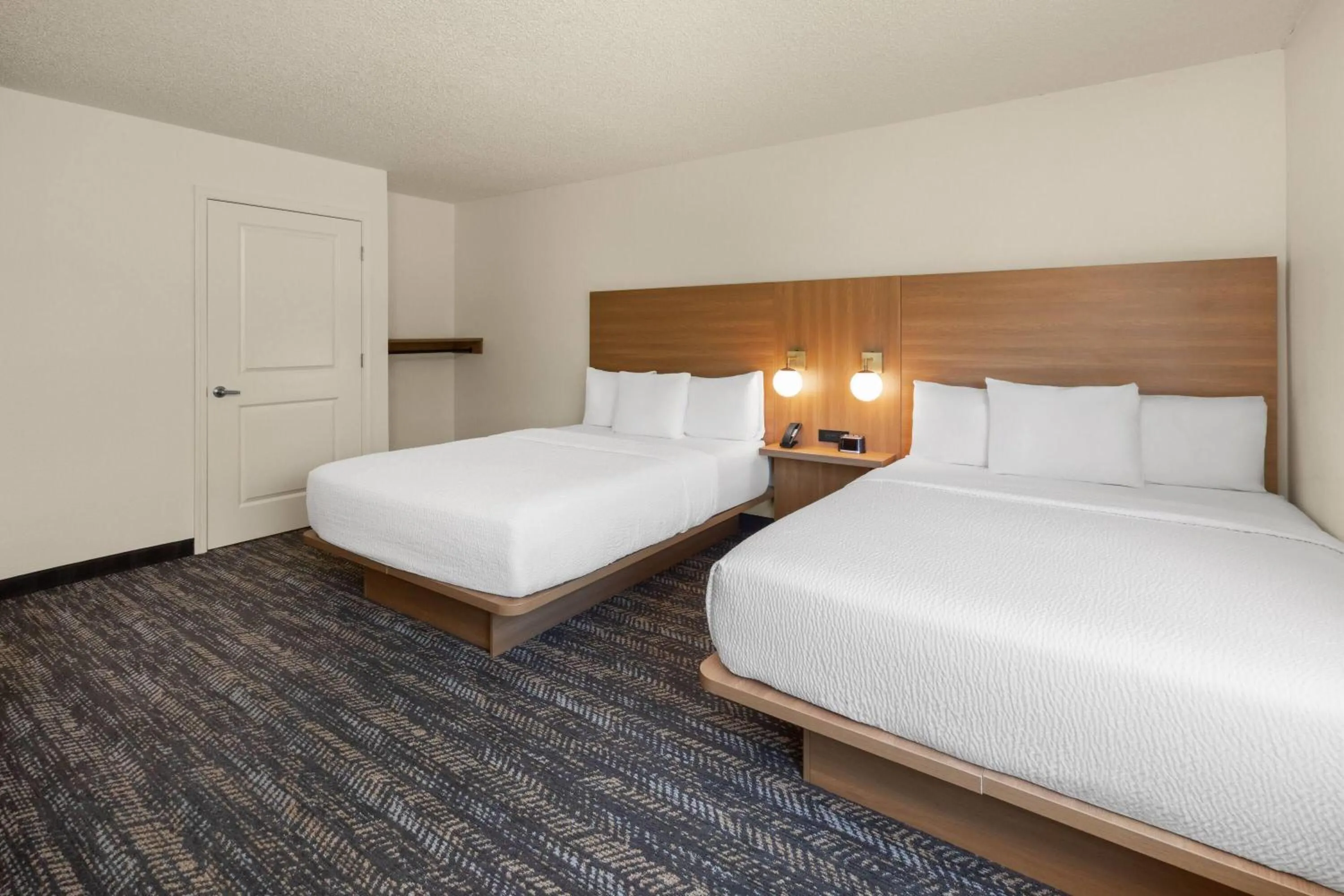 Photo of the whole room, Bed in Ramada by Wyndham Merced