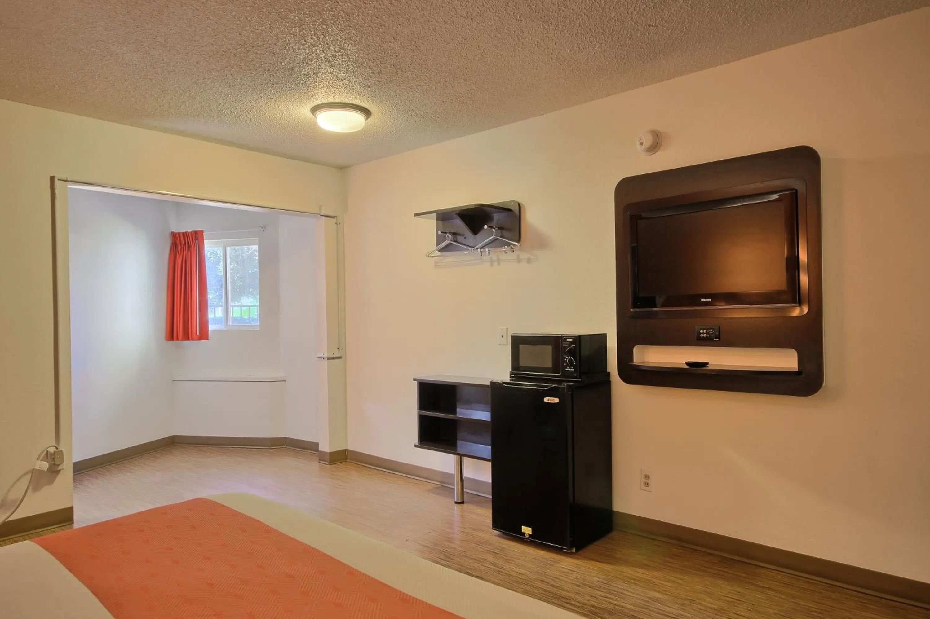 TV and multimedia in Motel 6-Merced, CA