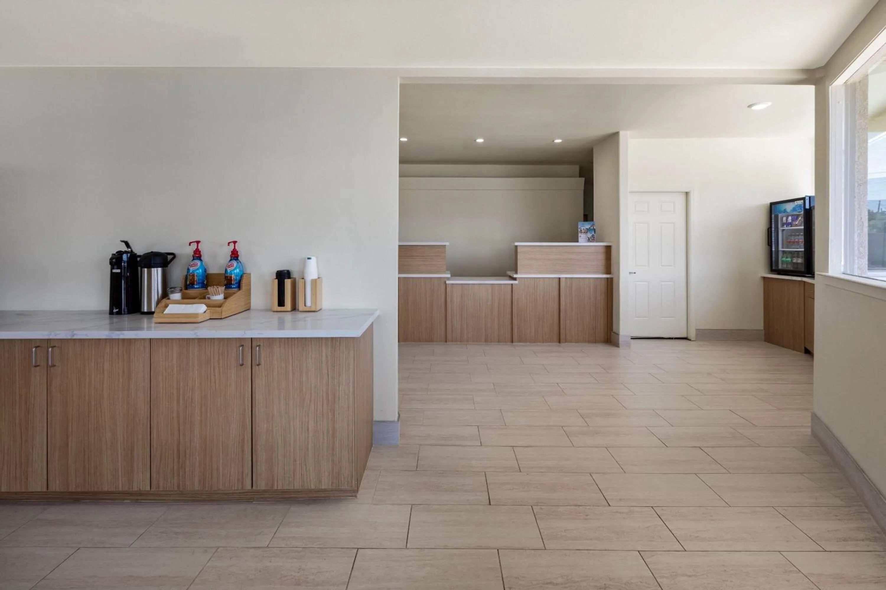 Lobby or reception in Ramada by Wyndham Merced