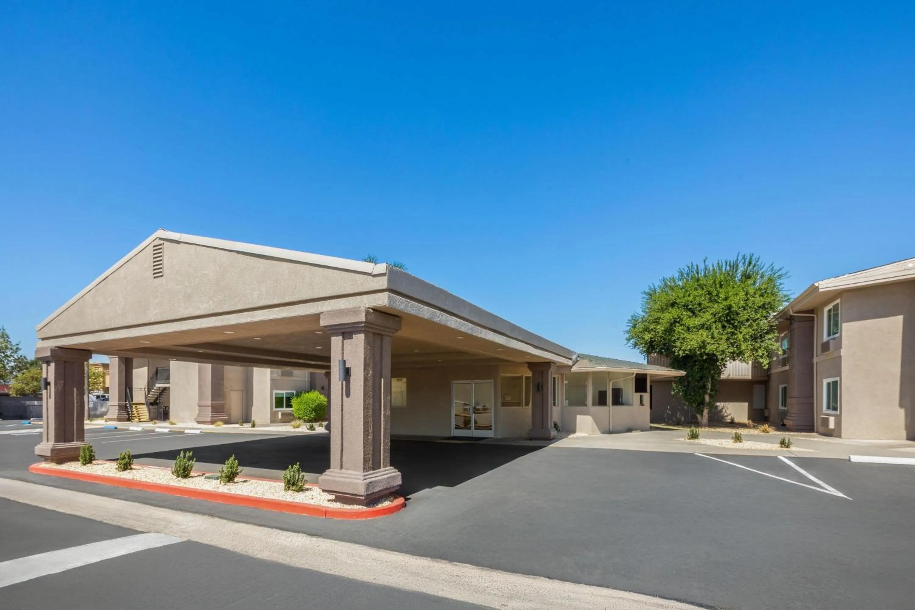 Property building in Ramada by Wyndham Merced