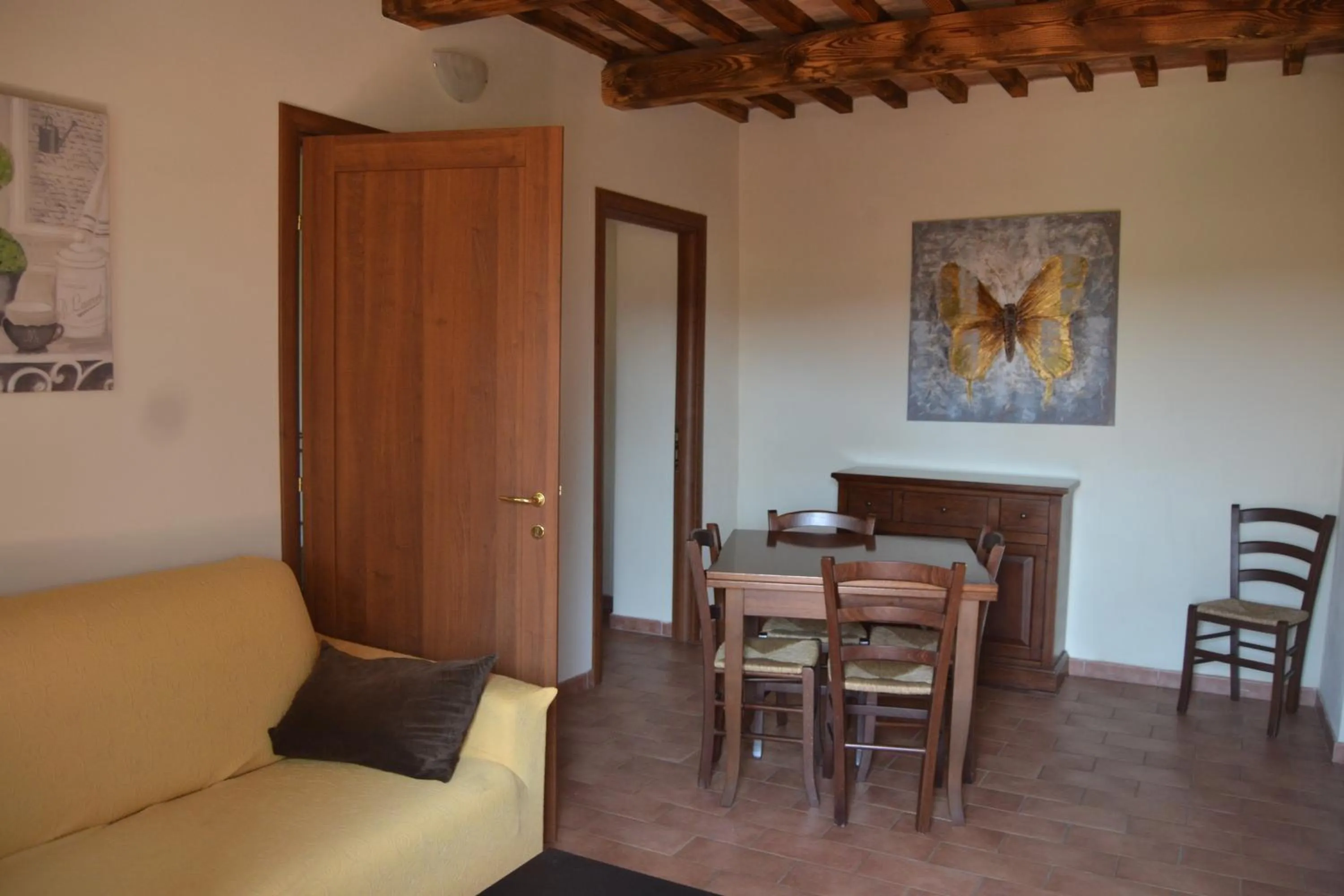 Dining area in Antico Borgo Casalappi