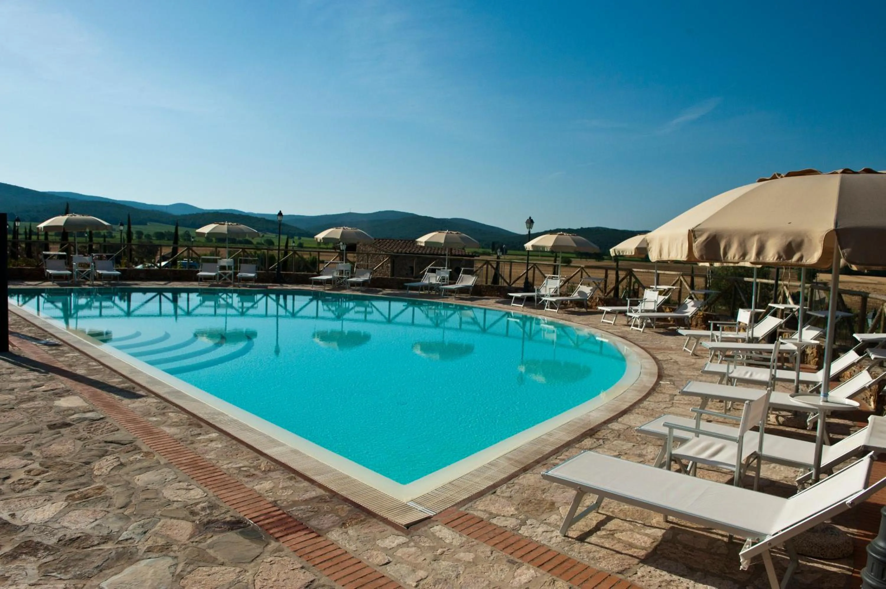Swimming pool in Antico Borgo Casalappi