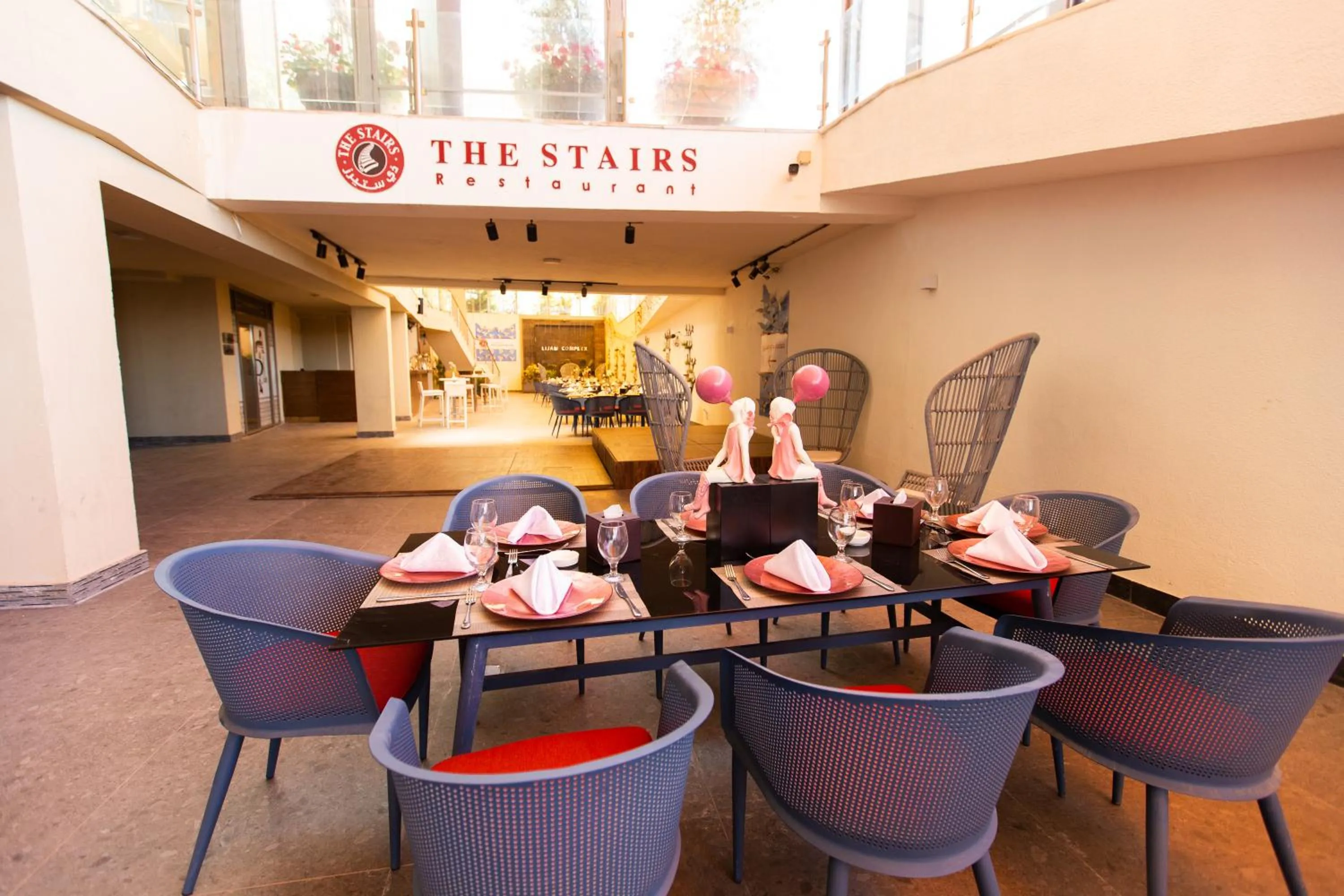 Restaurant/places to eat in Lijam Hotel