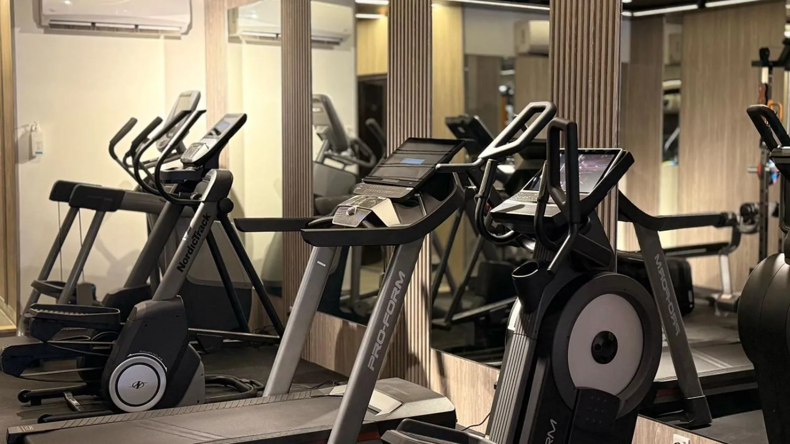 Fitness centre/facilities in Lijam Hotel