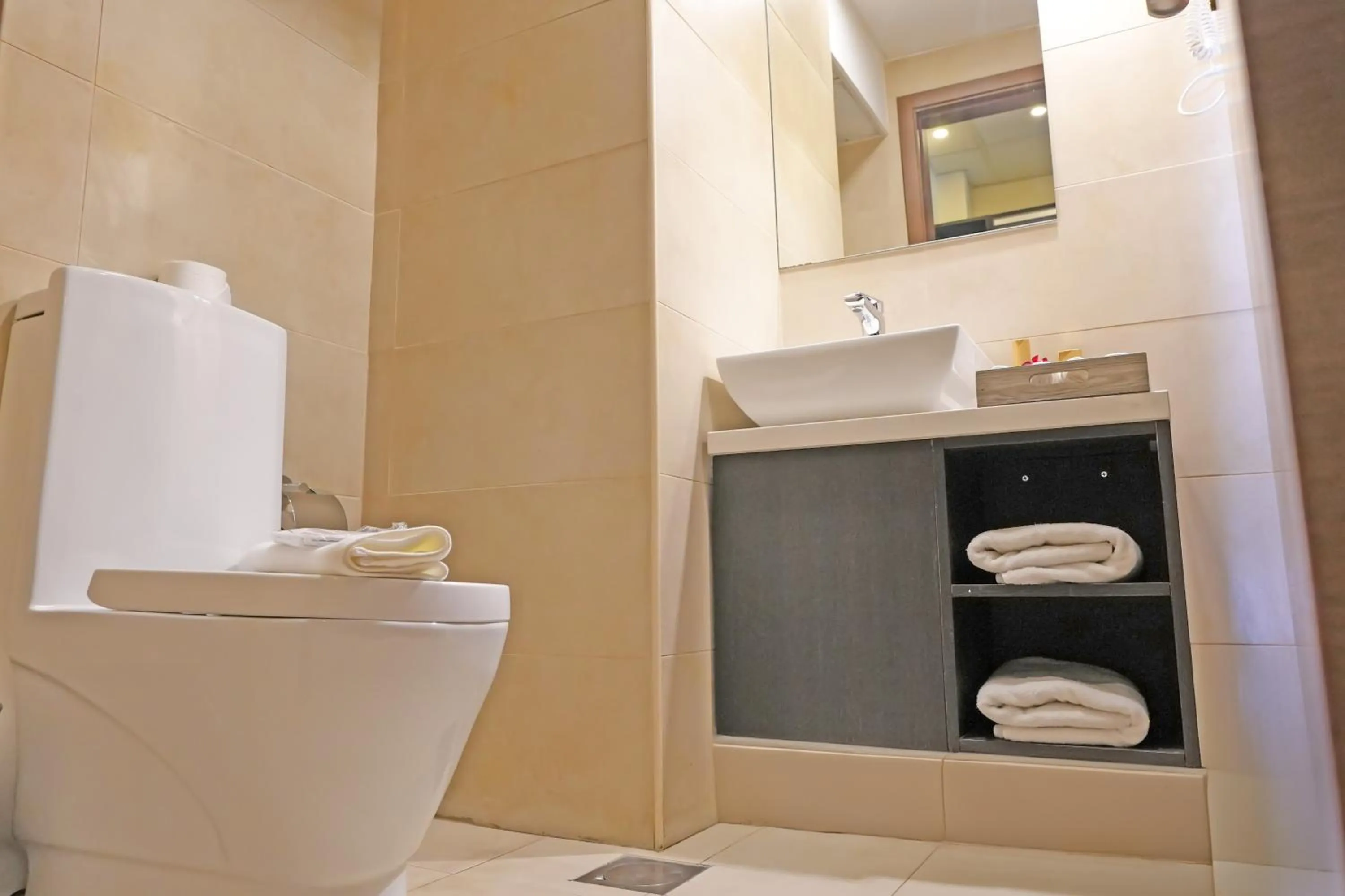 Bathroom in Lijam Hotel