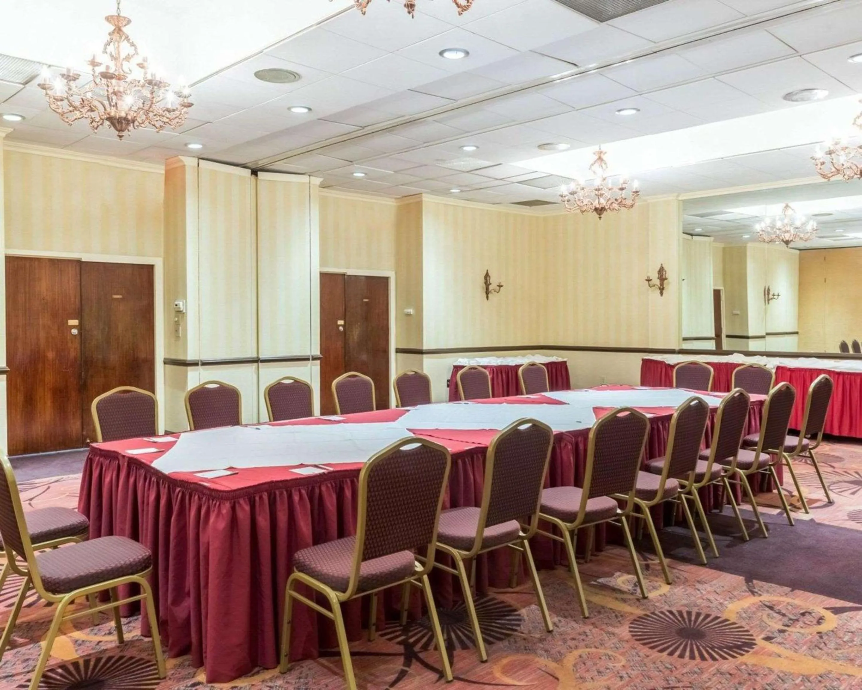 Meeting/conference room in Clarion Hotel Somerset - New Brunswick