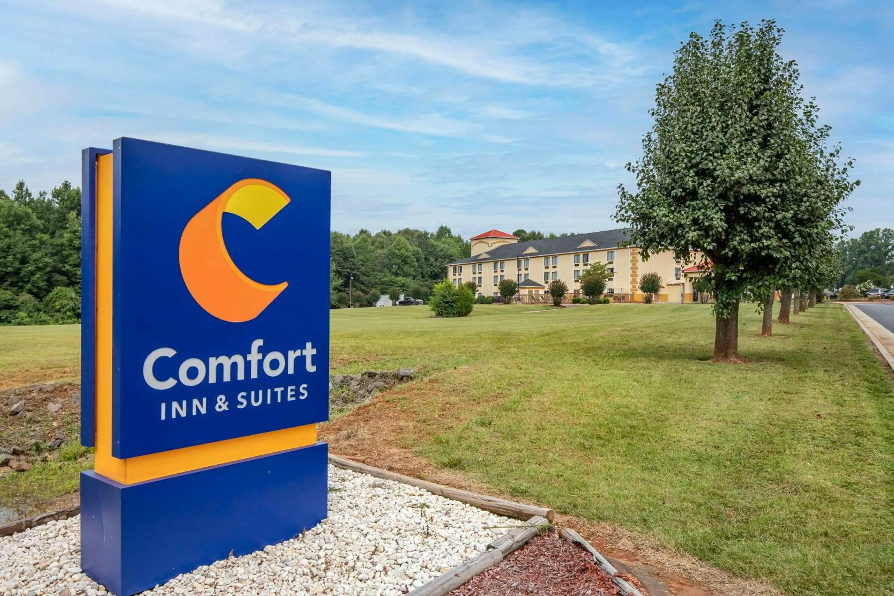 Property building in Comfort Inn & Suites Mocksville I-40