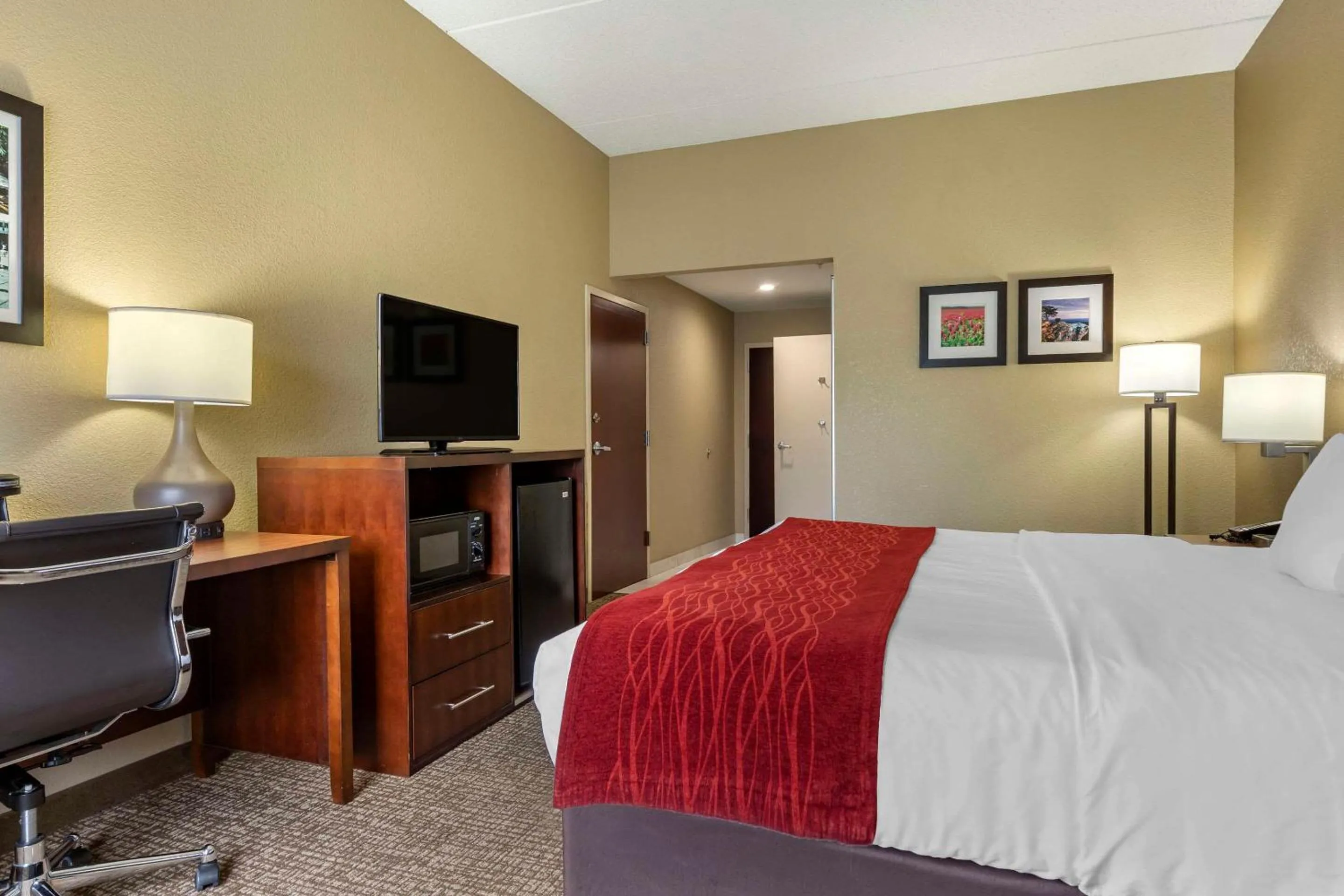 Bedroom, Bed in Comfort Inn & Suites Mocksville I-40