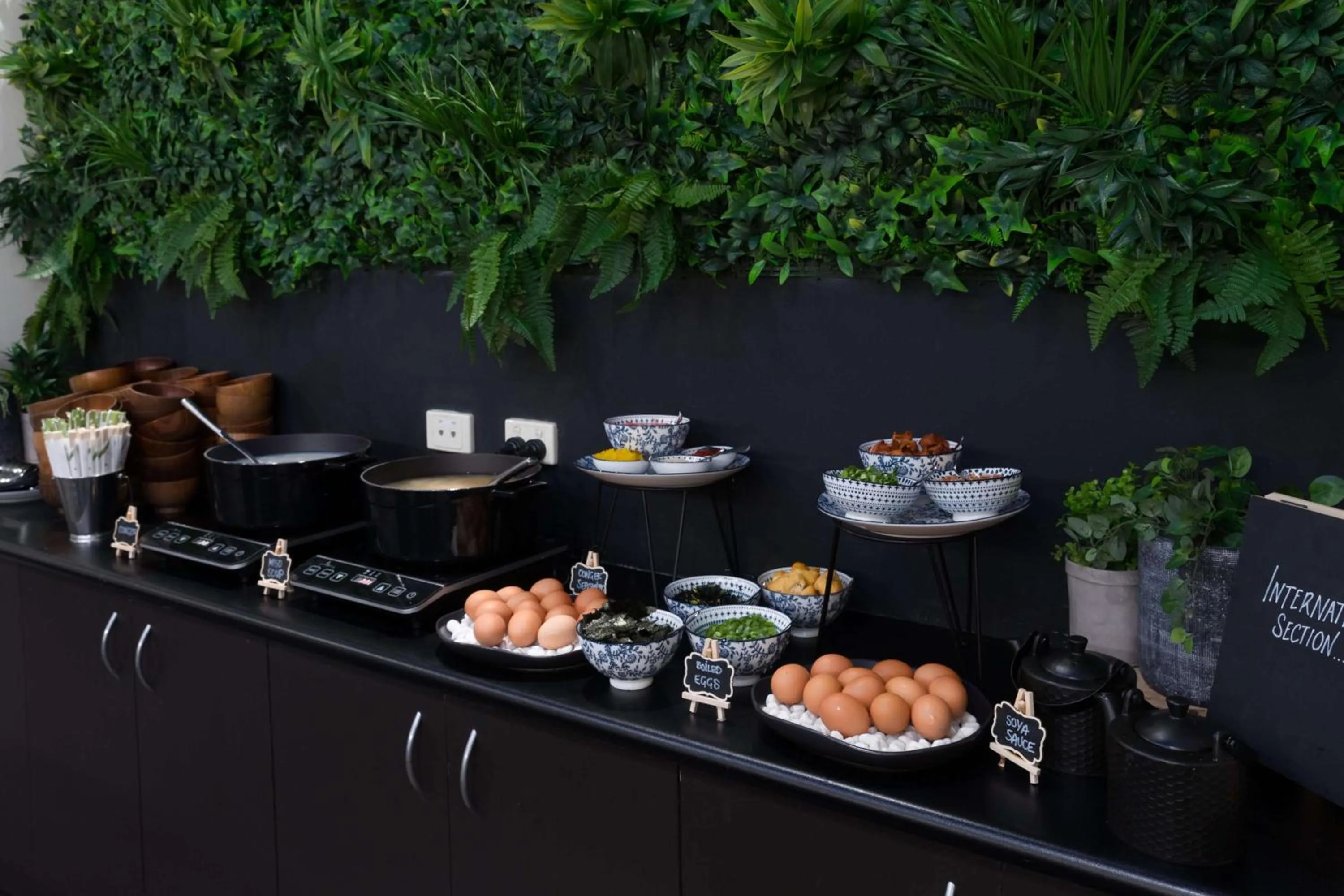 Restaurant/places to eat in Visy Dior