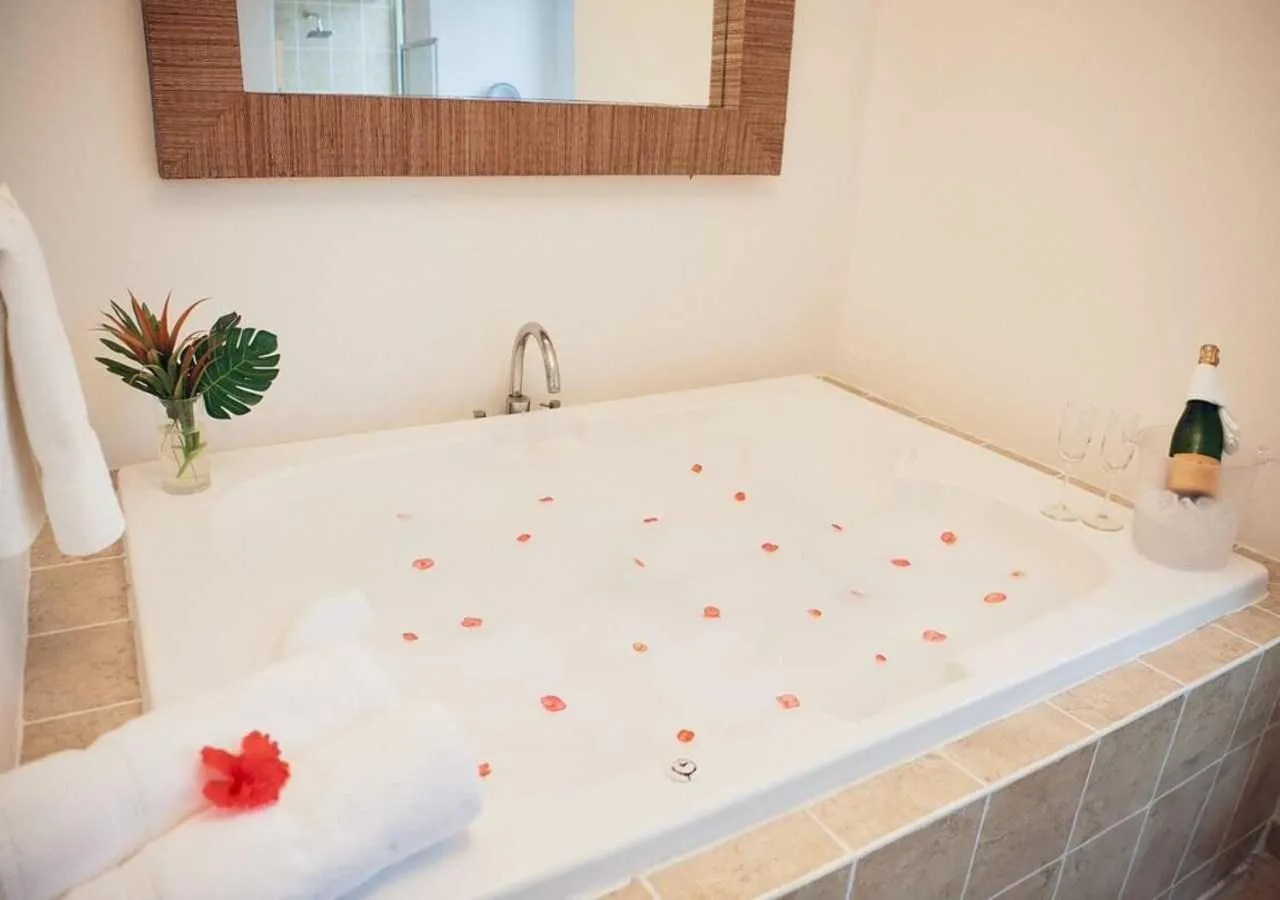 Bath, Bed in Las Terrazas Resort