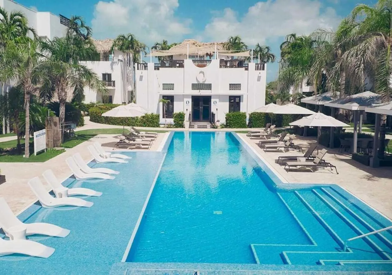 Swimming pool in Las Terrazas Resort