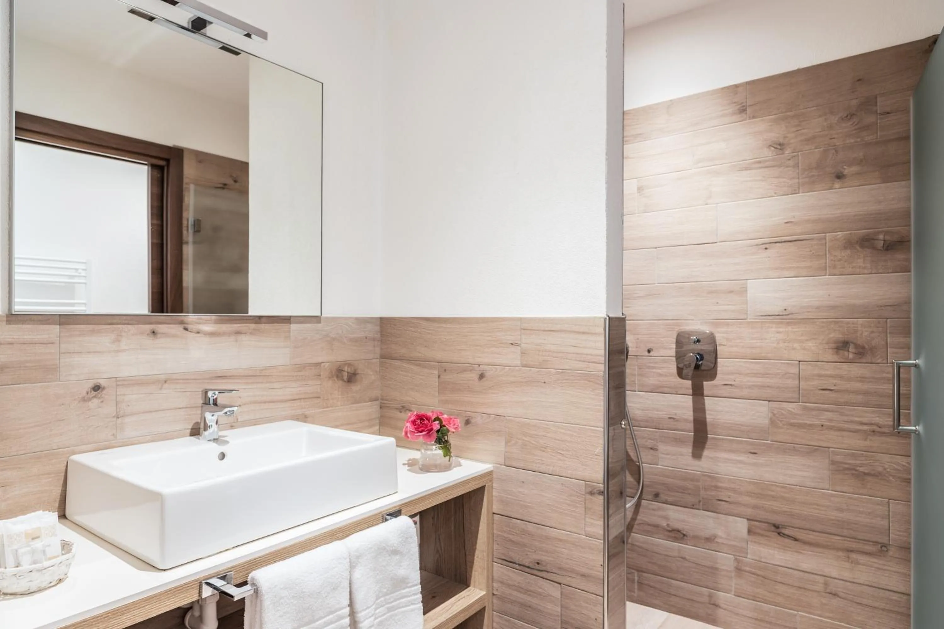 Shower in Residence Anda