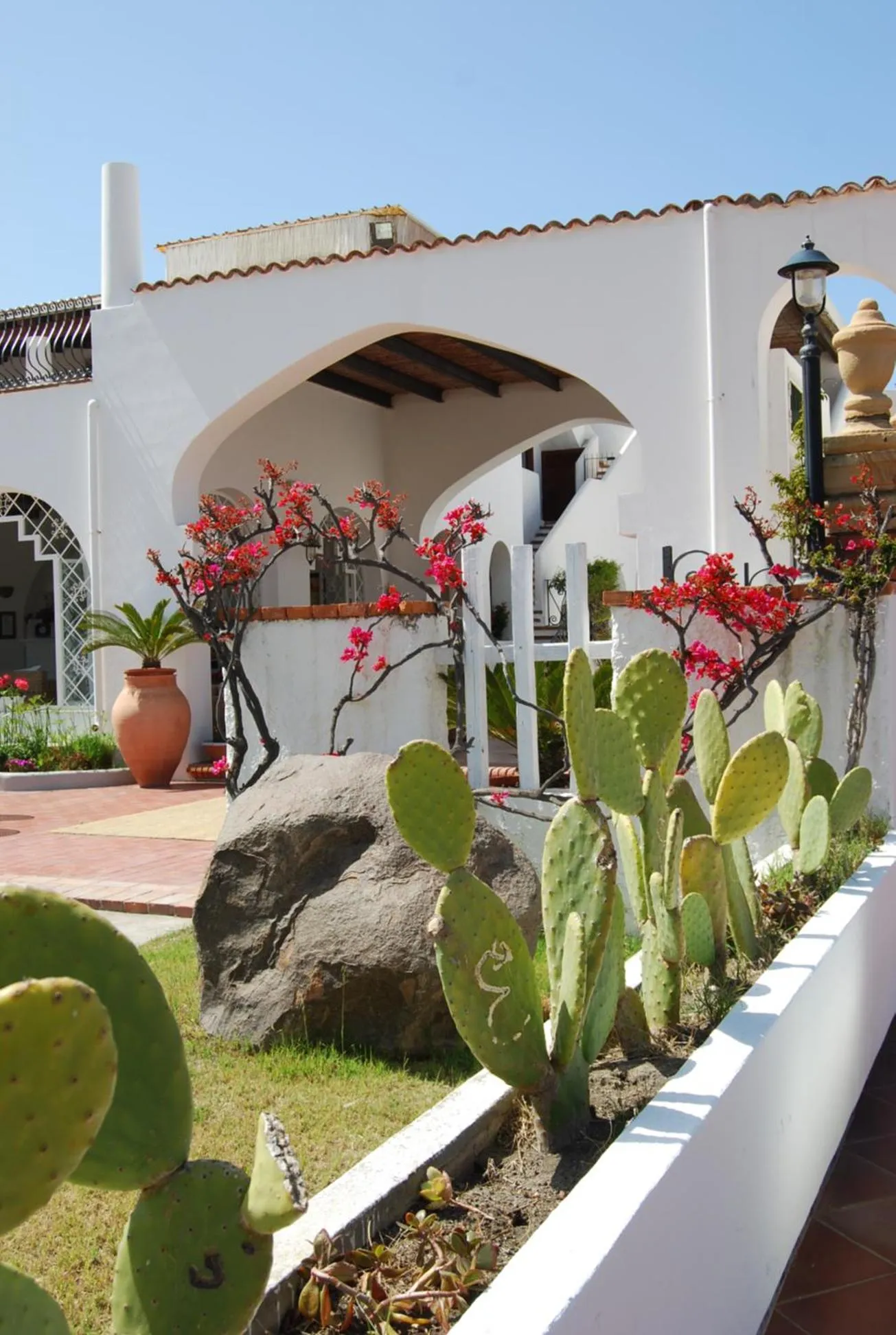 Property building in Hotel Rojas