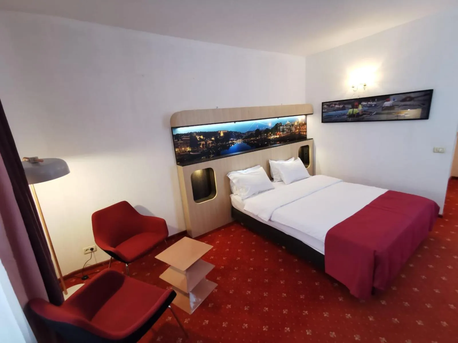 Bird's eye view, Bed in Andy Grand Hotel