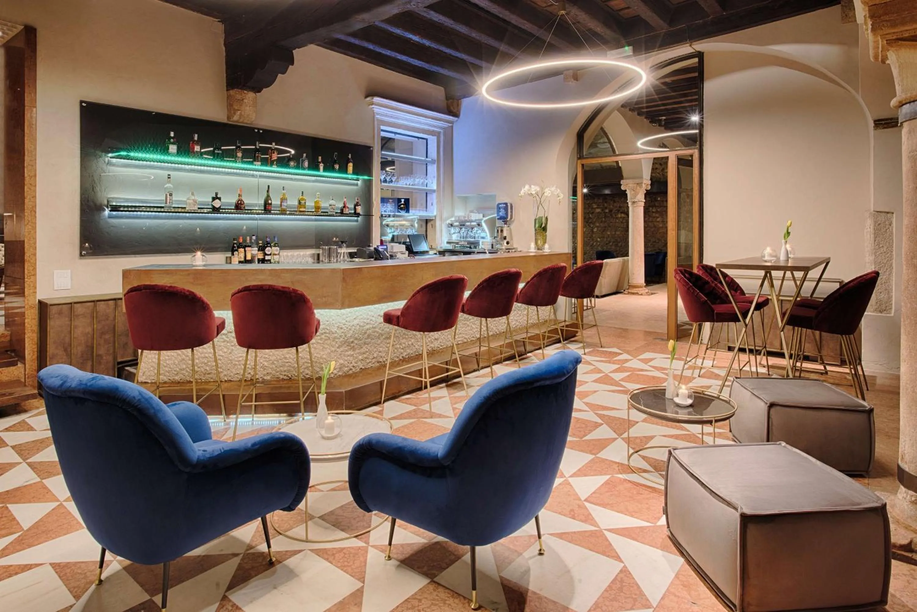 Lounge or bar in NH Collection Palazzo Verona