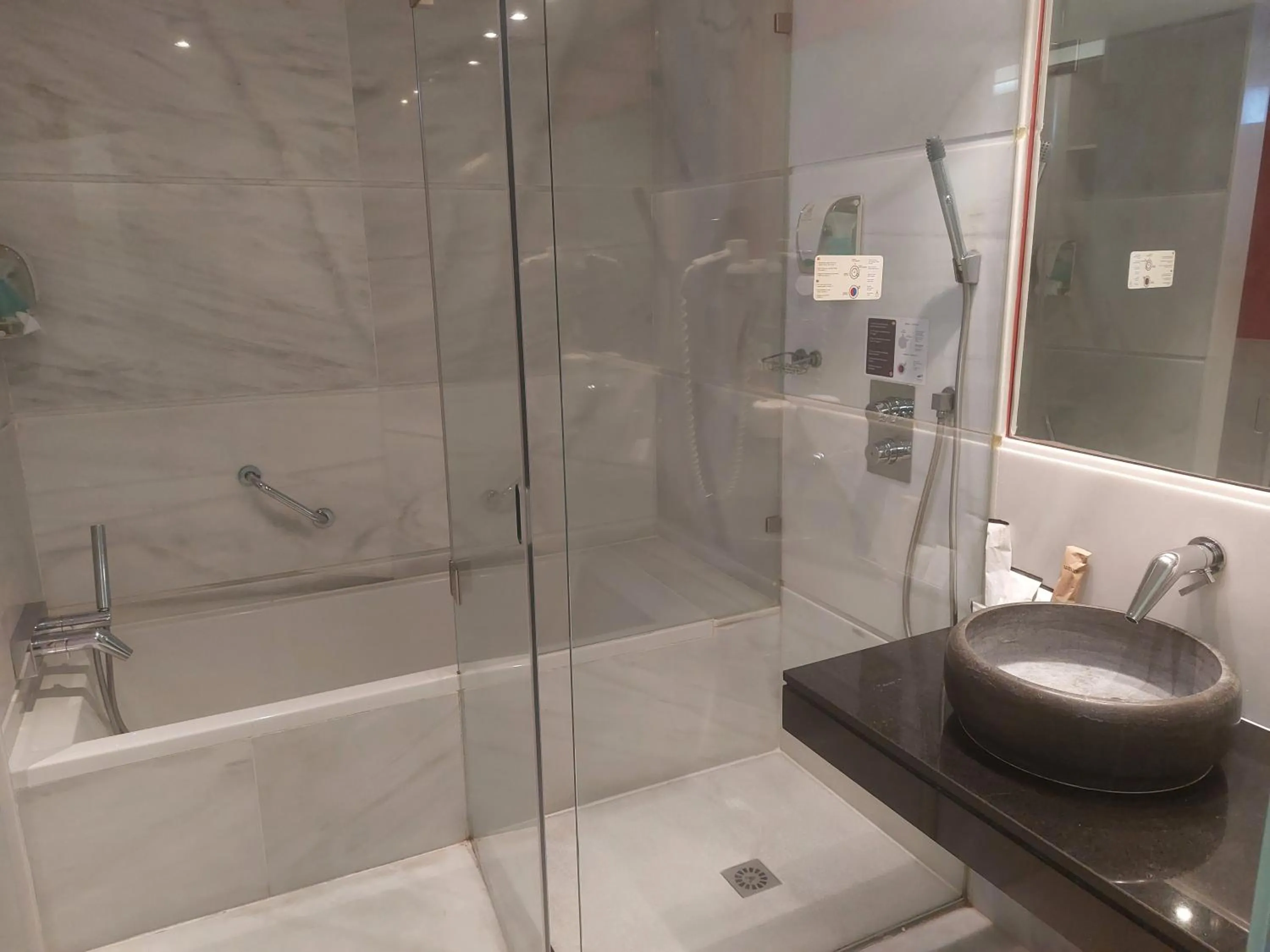 Bathroom in U-Hotel Spa Ciudad de Astorga