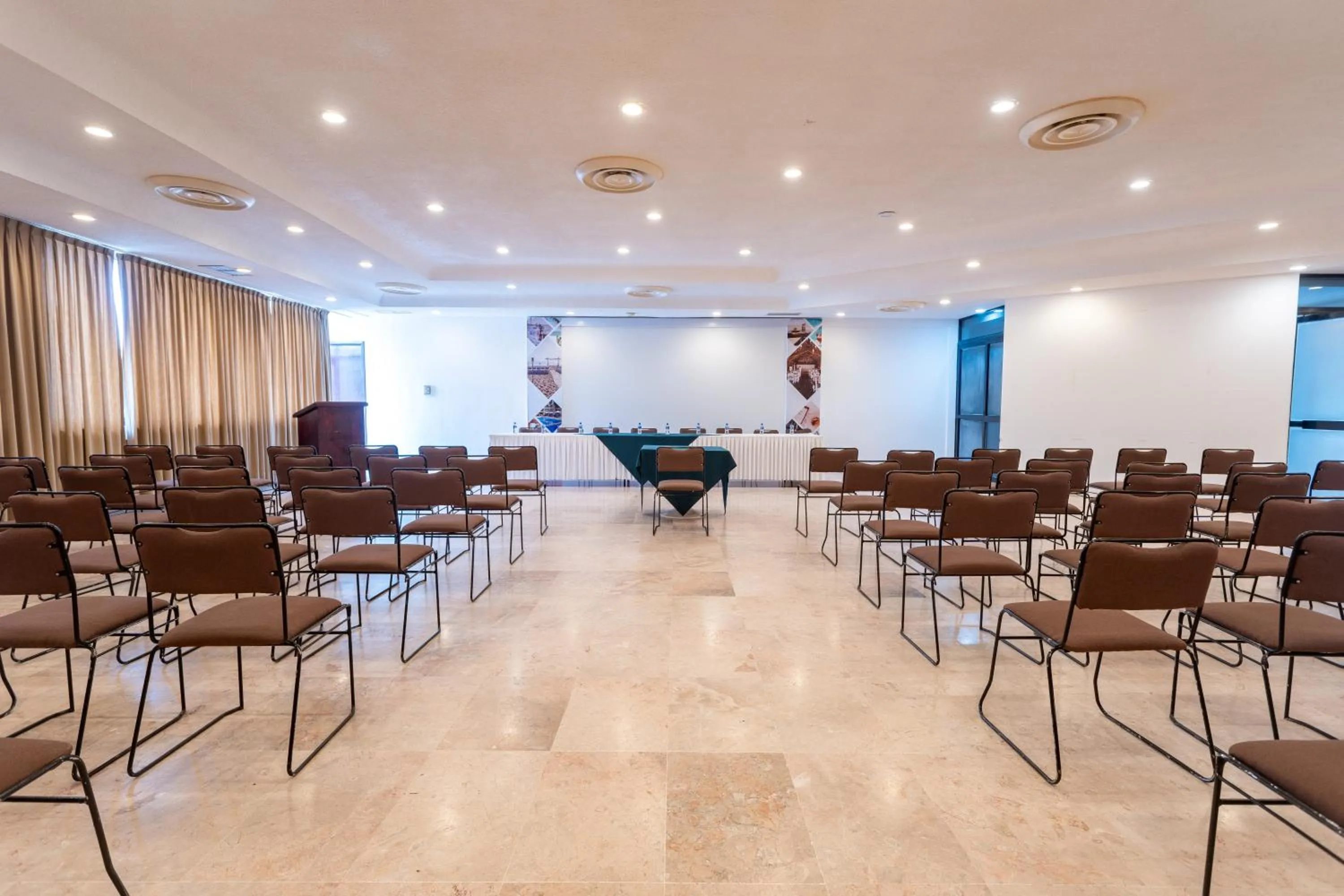 Meeting/conference room in Hotel Suites Villasol