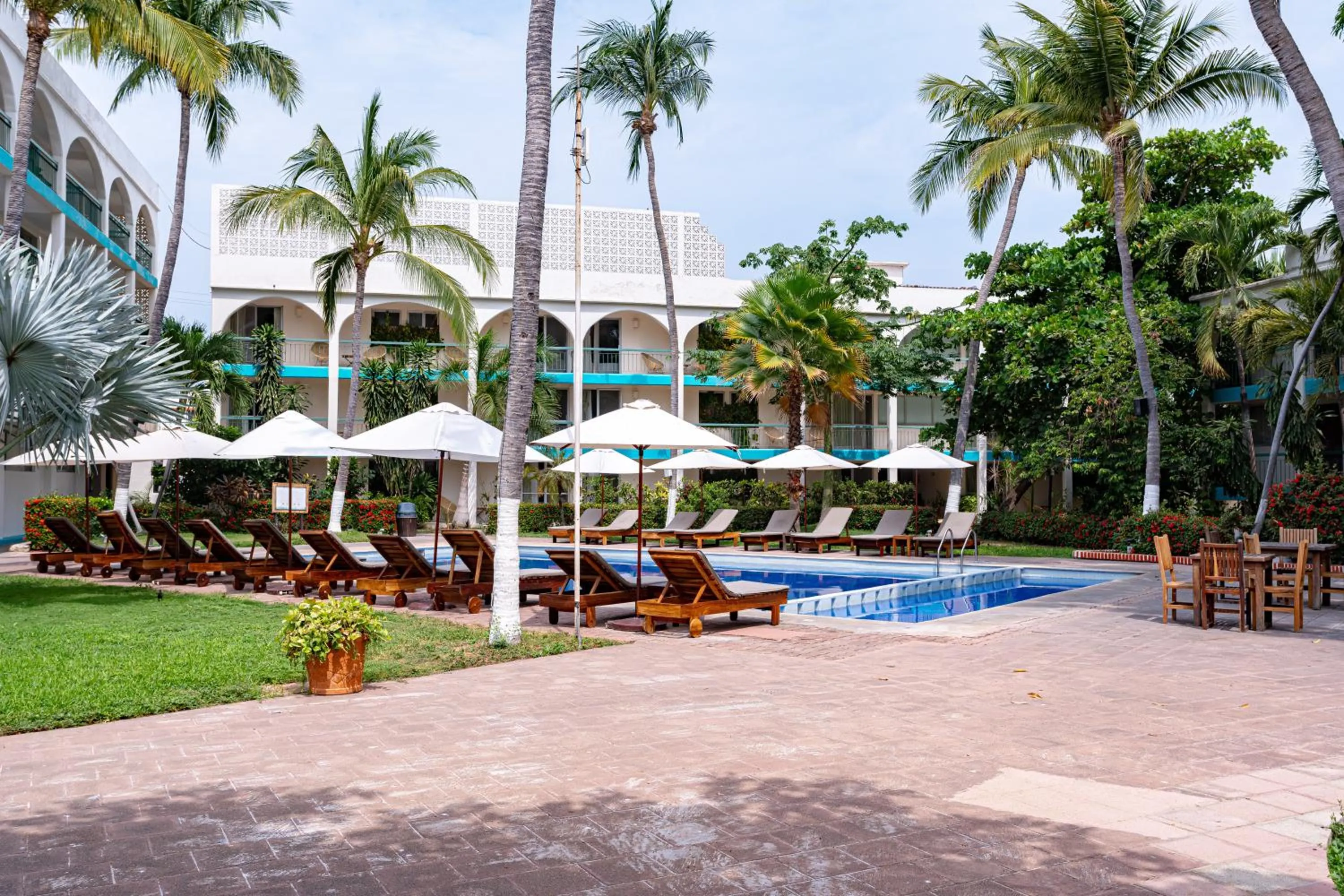 Swimming pool in Hotel Suites Villasol