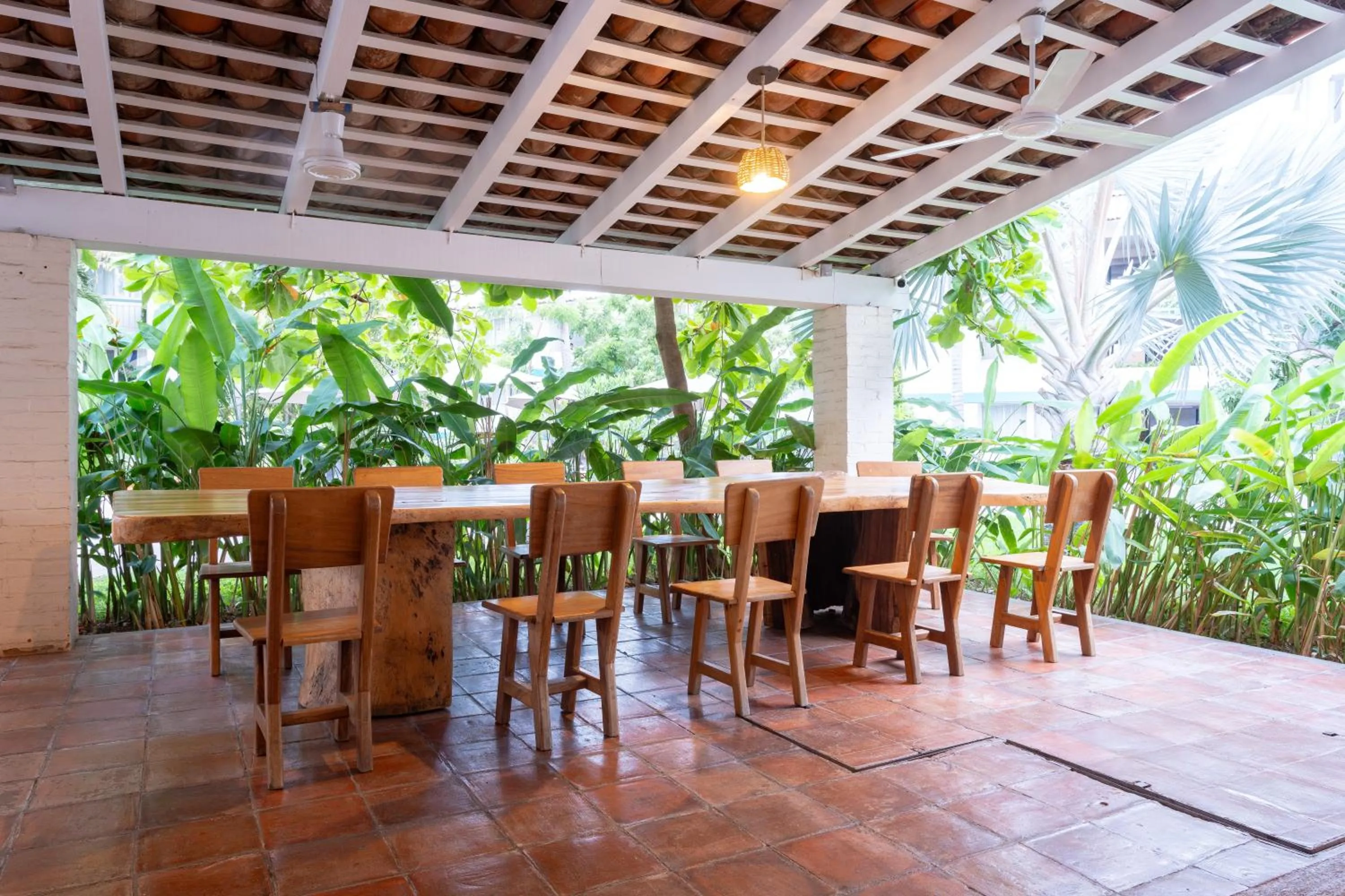 Restaurant/places to eat in Hotel Suites Villasol