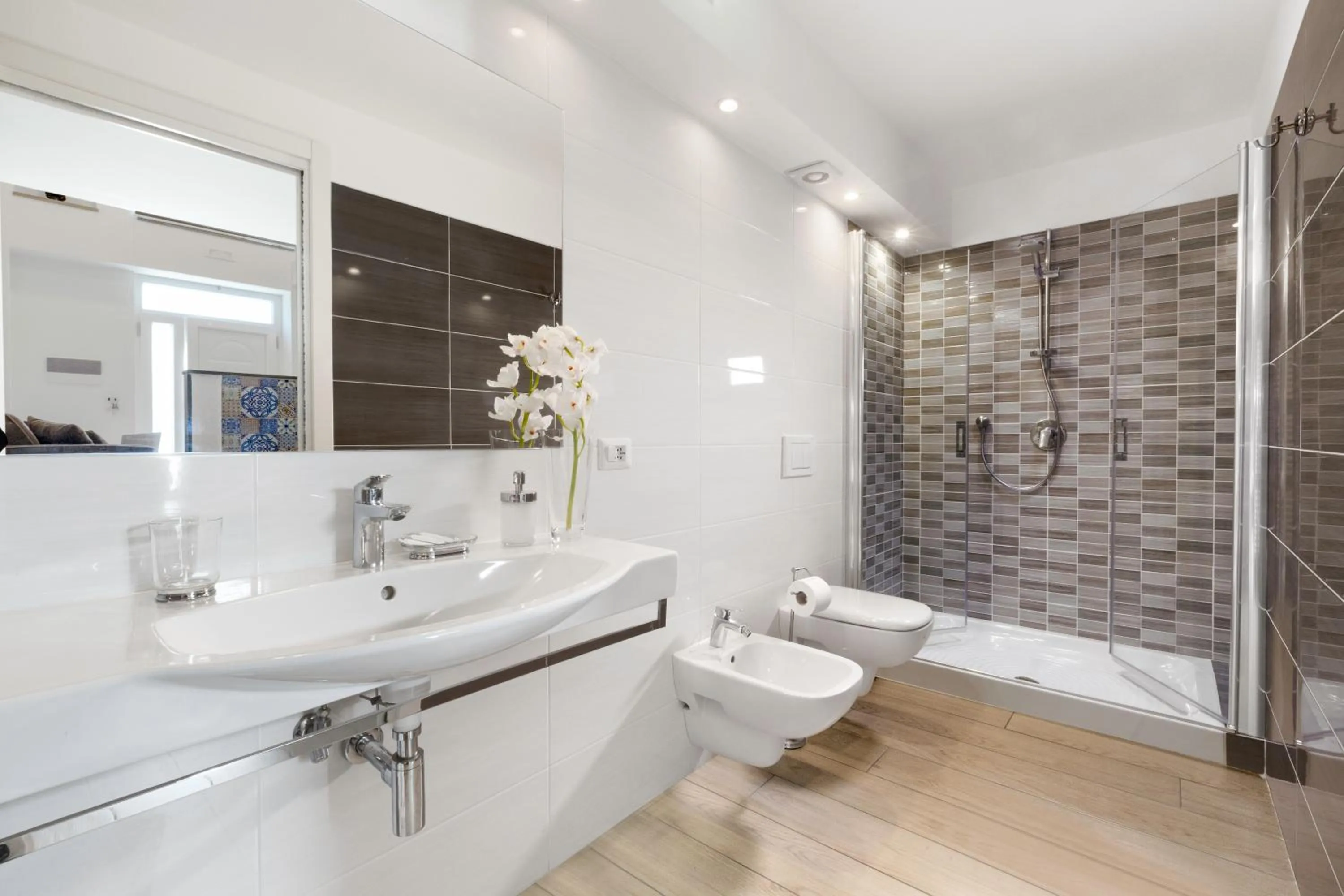 Shower in Eterea Charming Suites