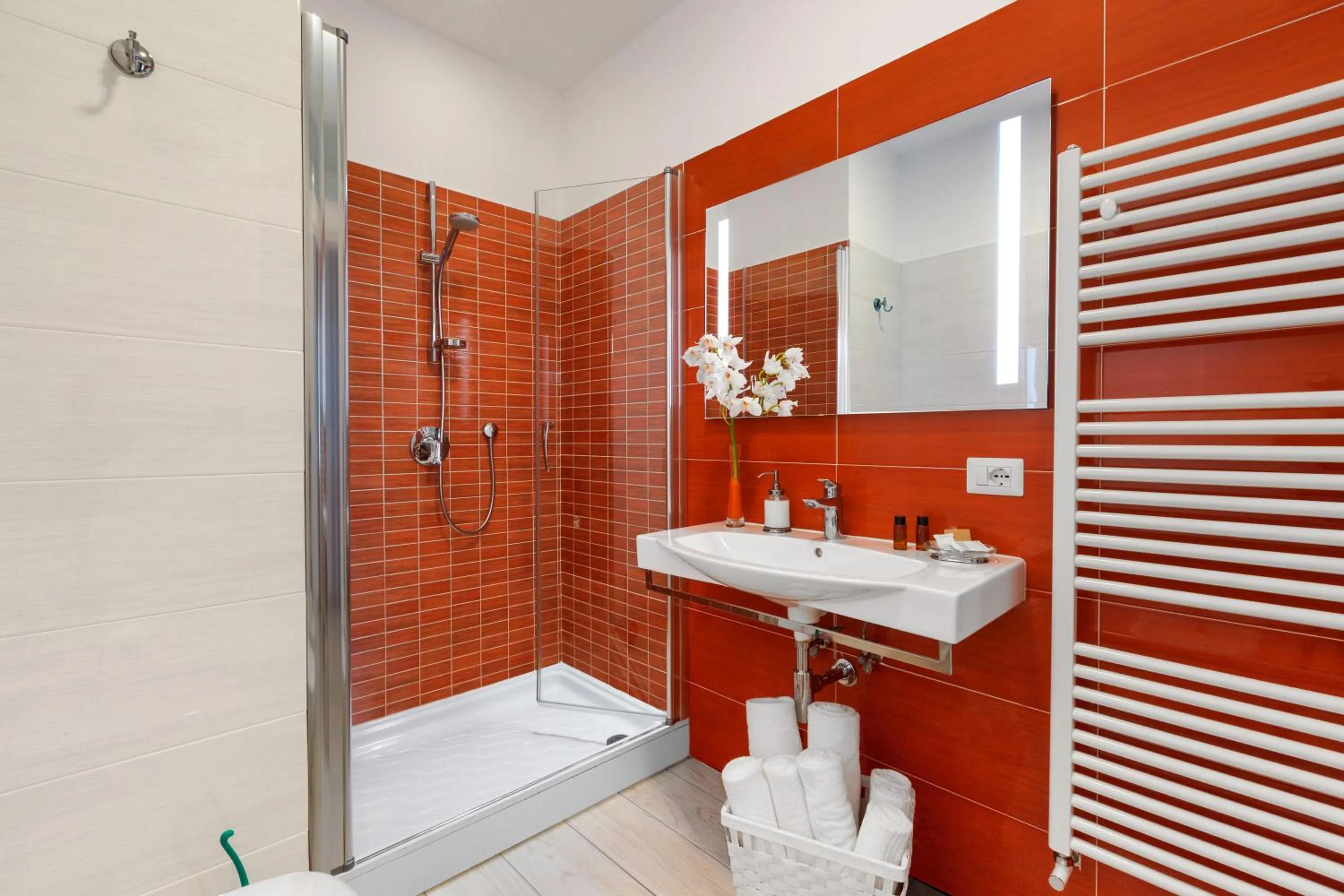 Shower in Eterea Charming Suites