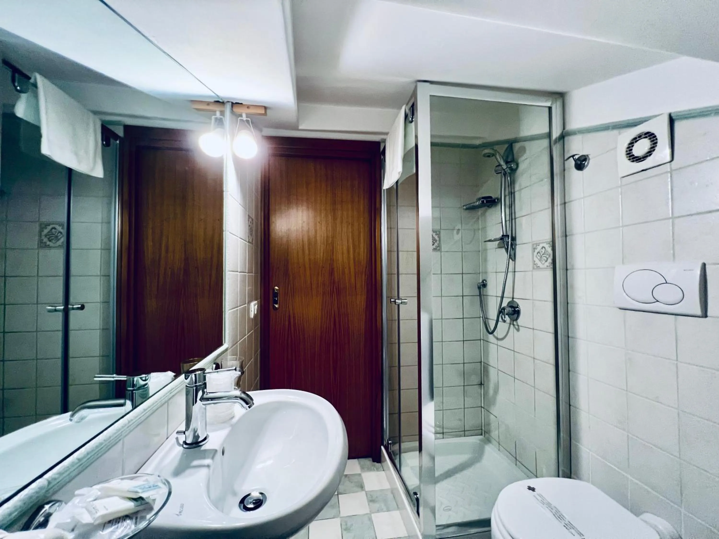 Shower in Eterea Charming Suites