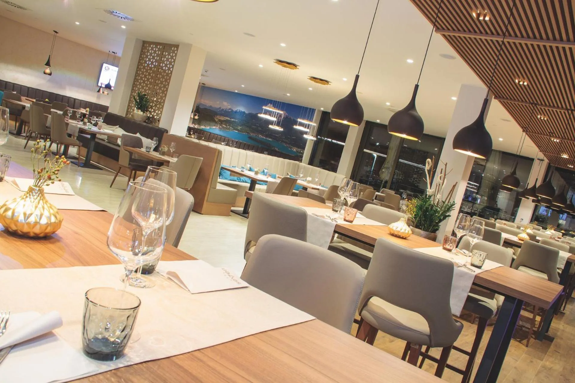 Continental breakfast in Hotel Seven