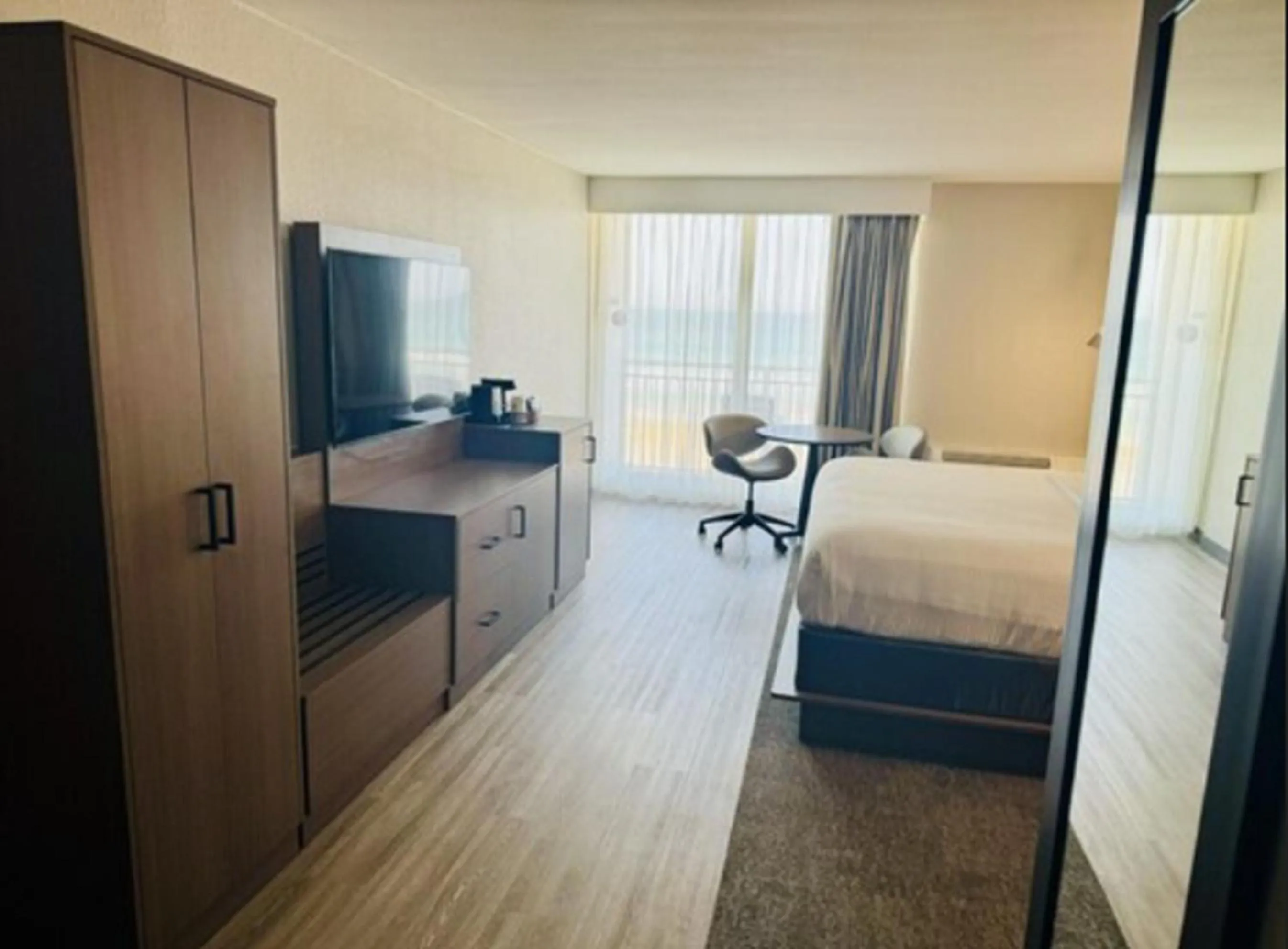 Bedroom, Bed in Best Western Aku Tiki Inn