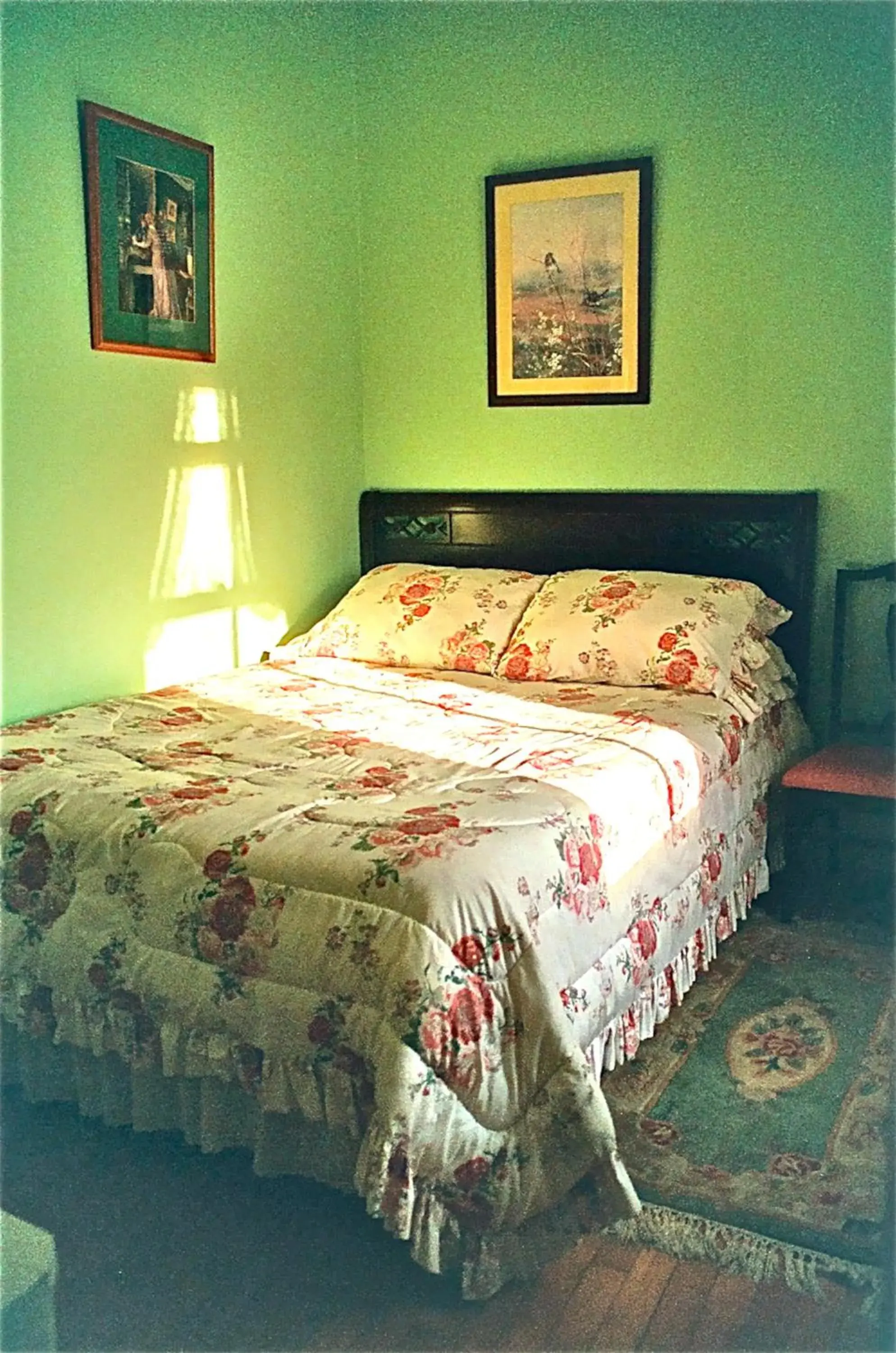 Double Room in Whistler's Inn Double Room in Whistler's Inn