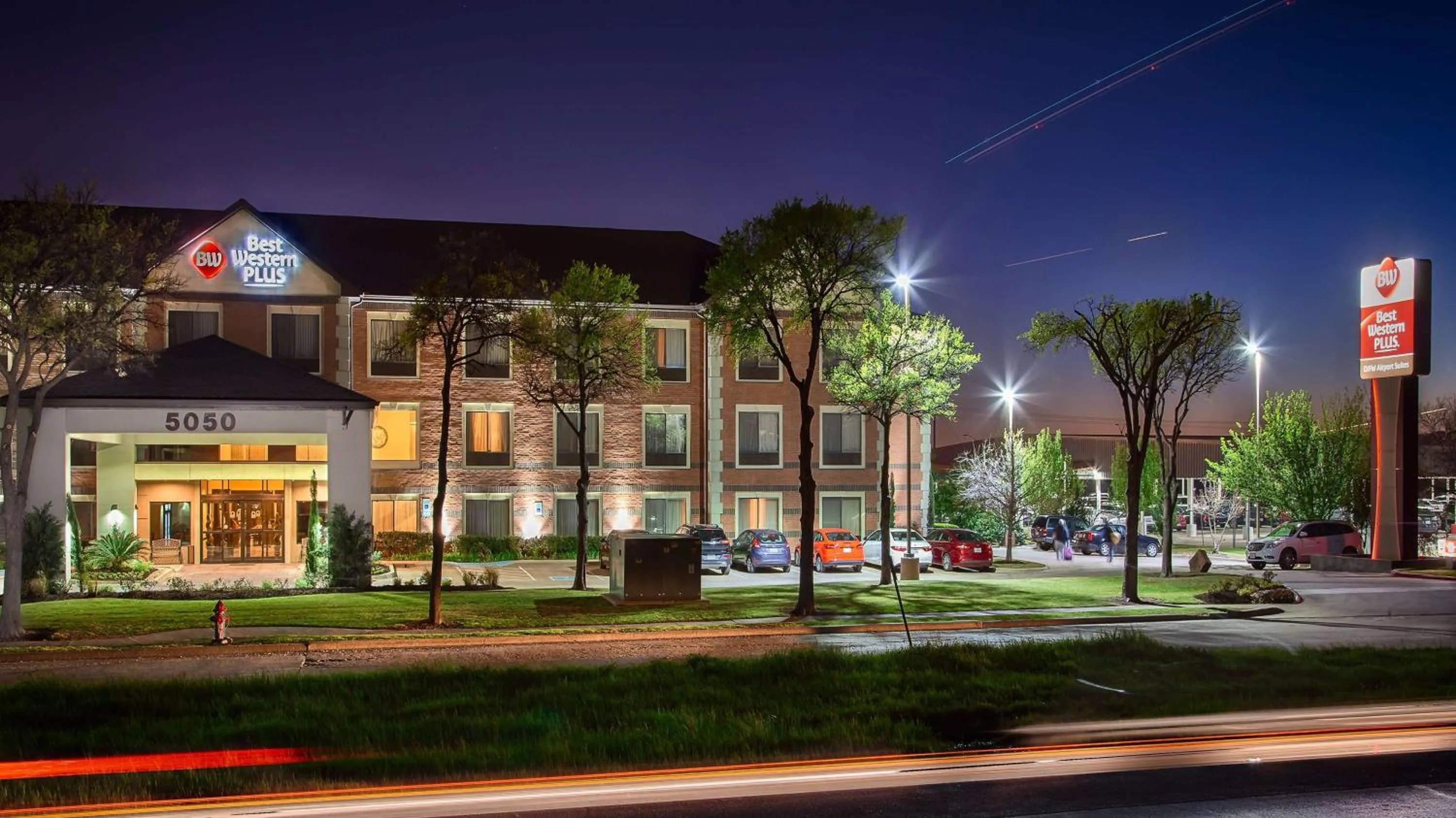 Property building in Best Western Plus DFW Airport Suites