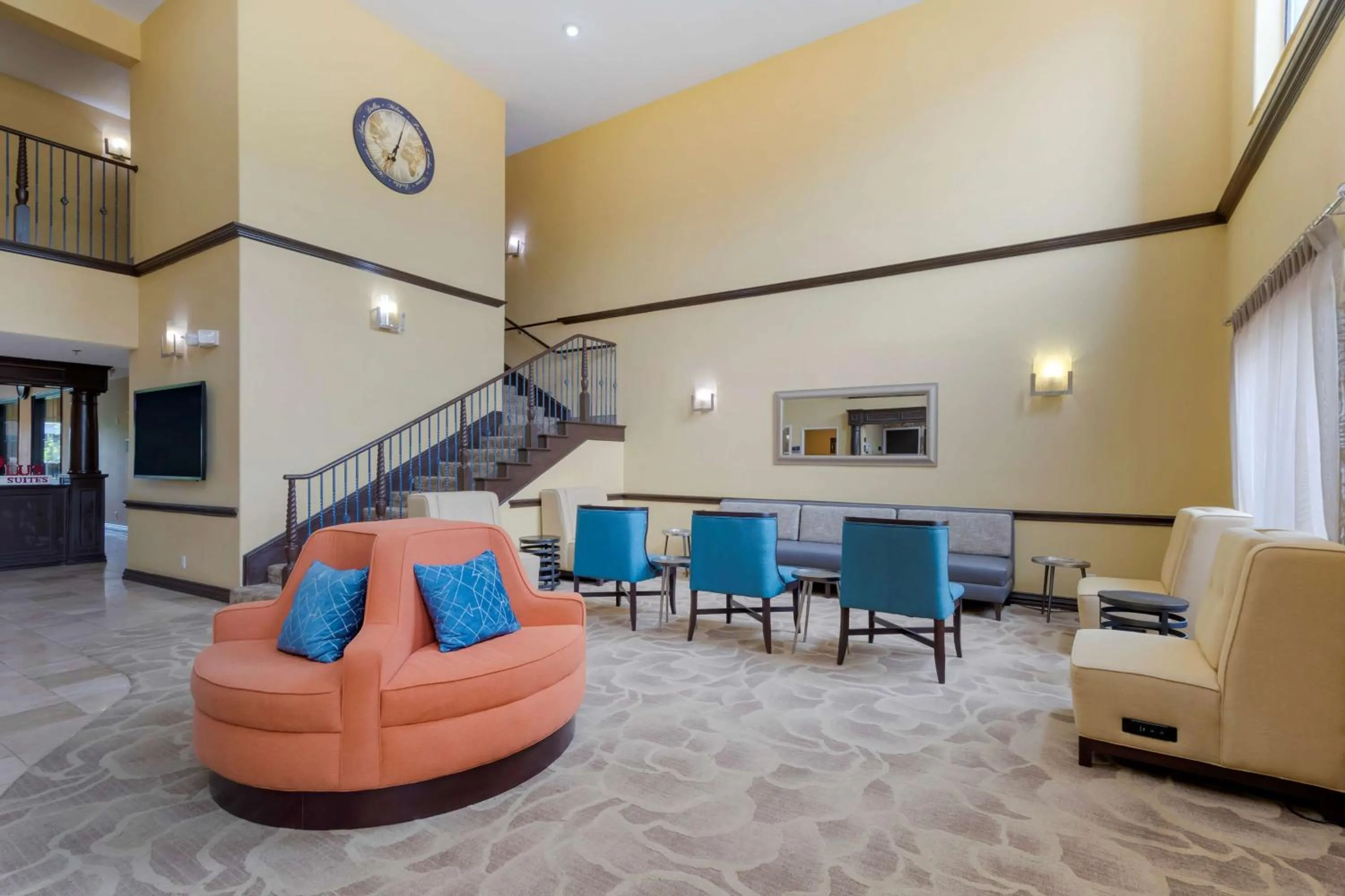 Lobby or reception in Best Western Plus DFW Airport Suites